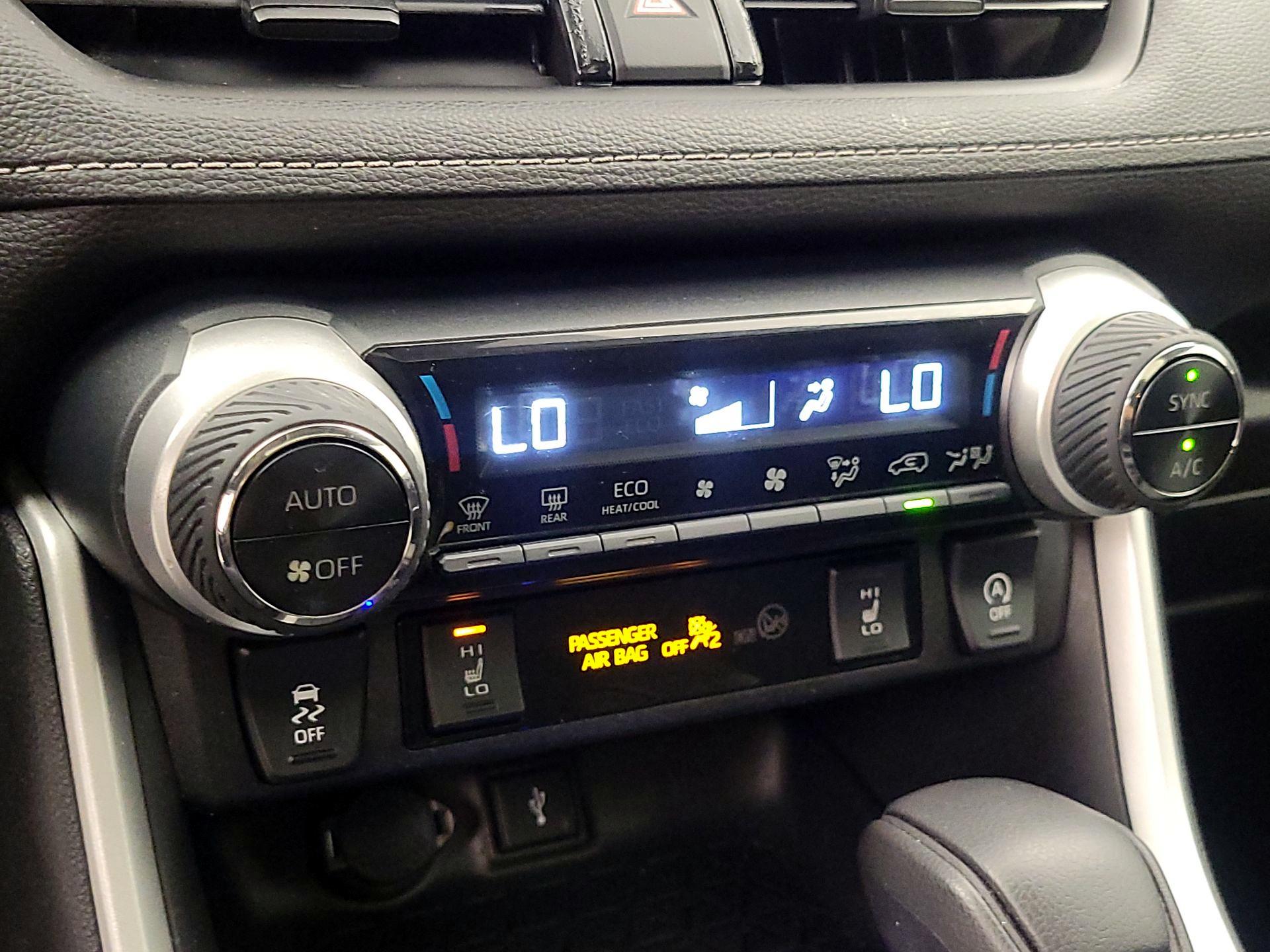 Thumbnail: 2021 Toyota RAV4 - 16
