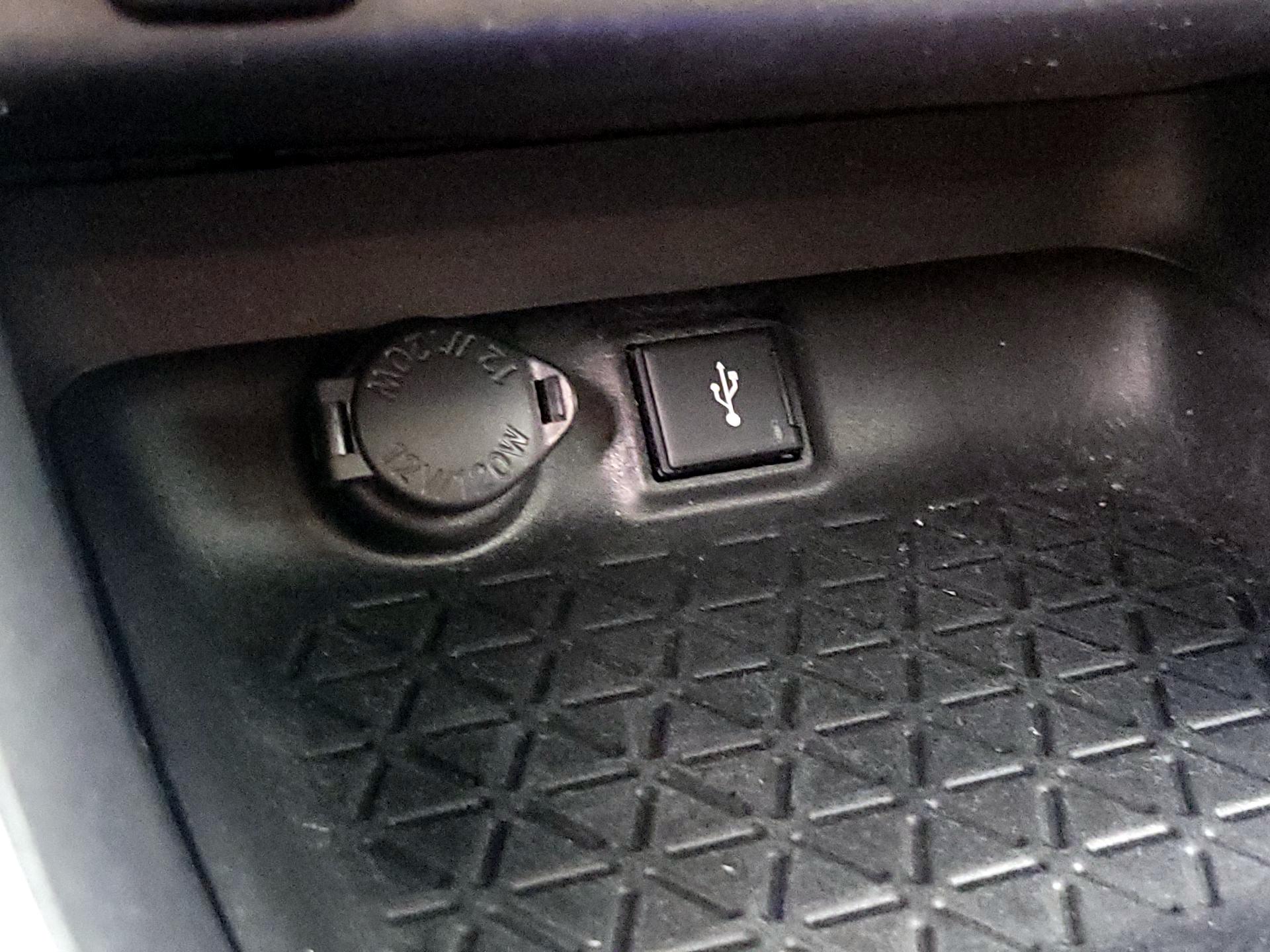 Thumbnail: 2021 Toyota RAV4 - 18