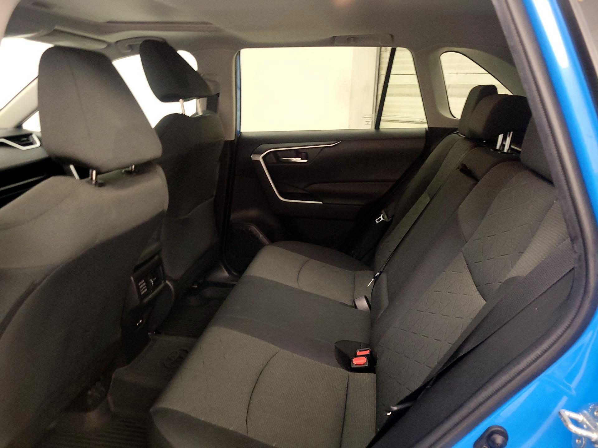 Thumbnail: 2021 Toyota RAV4 - 20