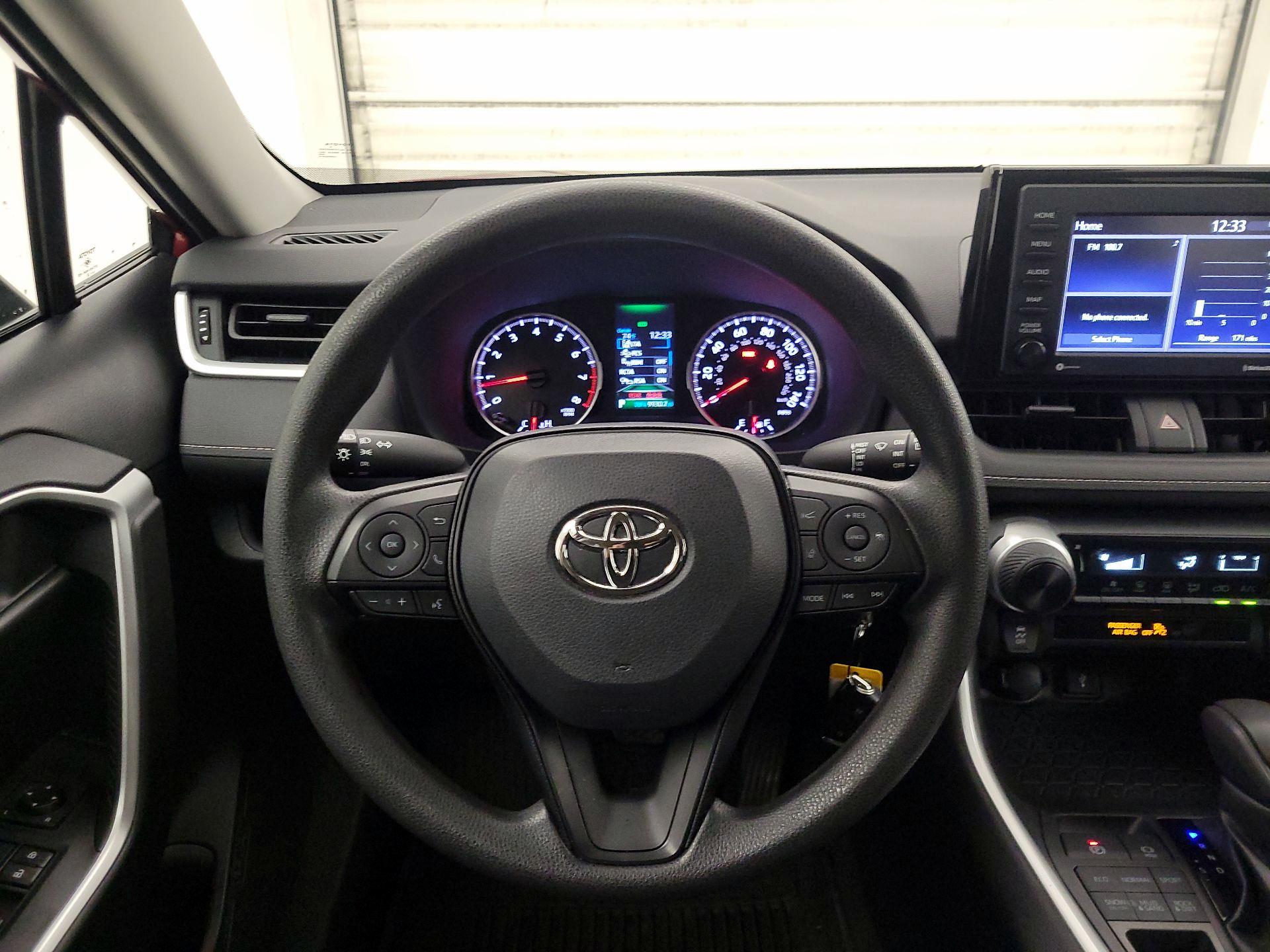 Thumbnail: 2022 Toyota RAV4 - 10