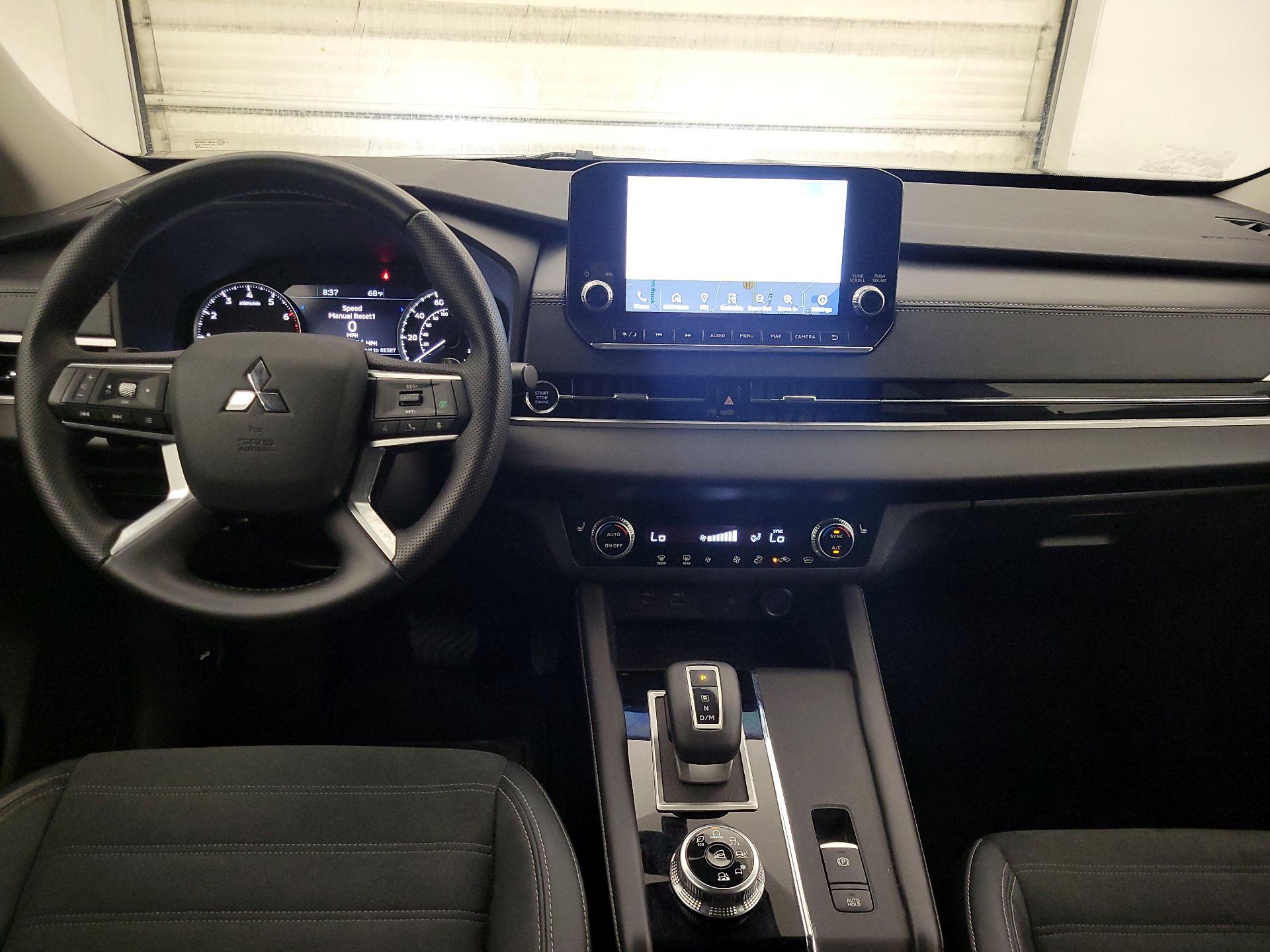 Thumbnail: 2022 Mitsubishi Outlander - 9