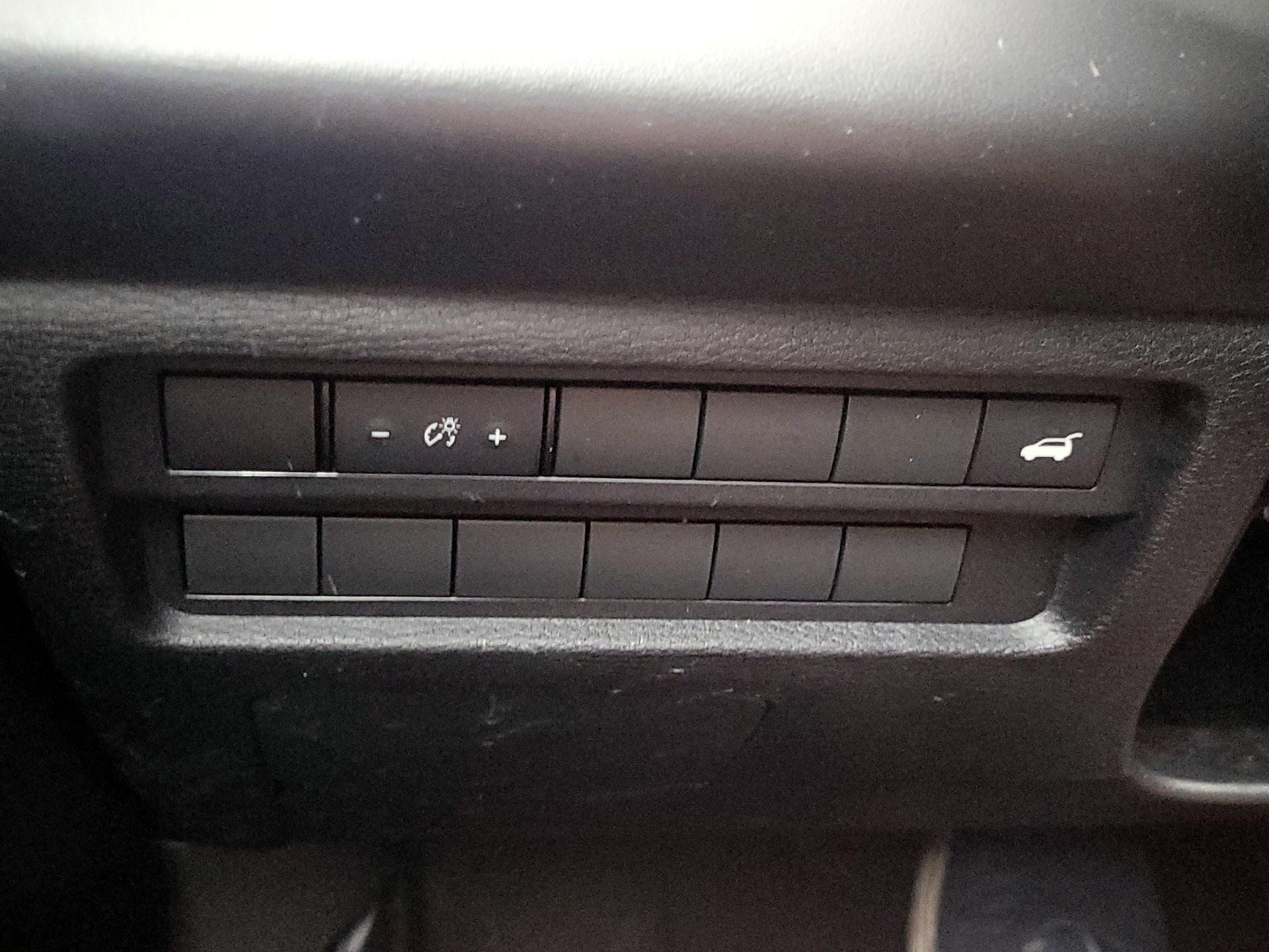 Thumbnail: 2022 Mitsubishi Outlander - 13