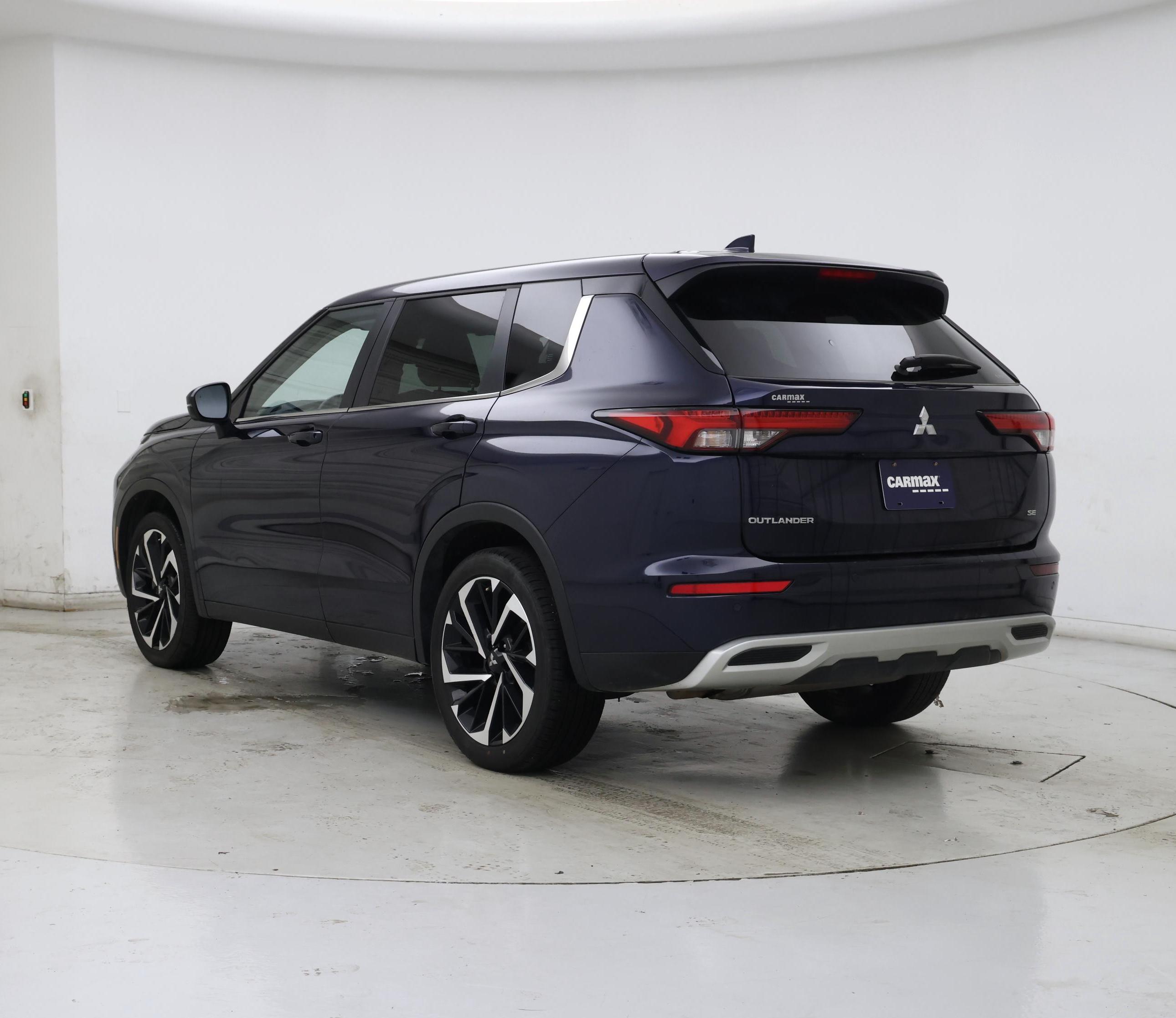 Thumbnail: 2022 Mitsubishi Outlander - 2