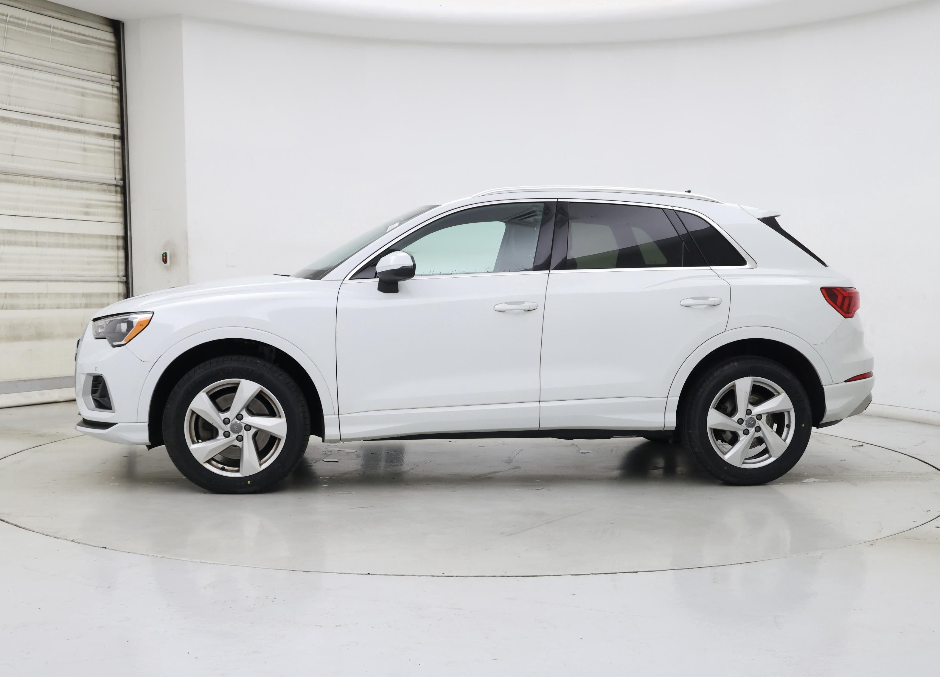 Thumbnail: 2020 Audi Q3 - 3