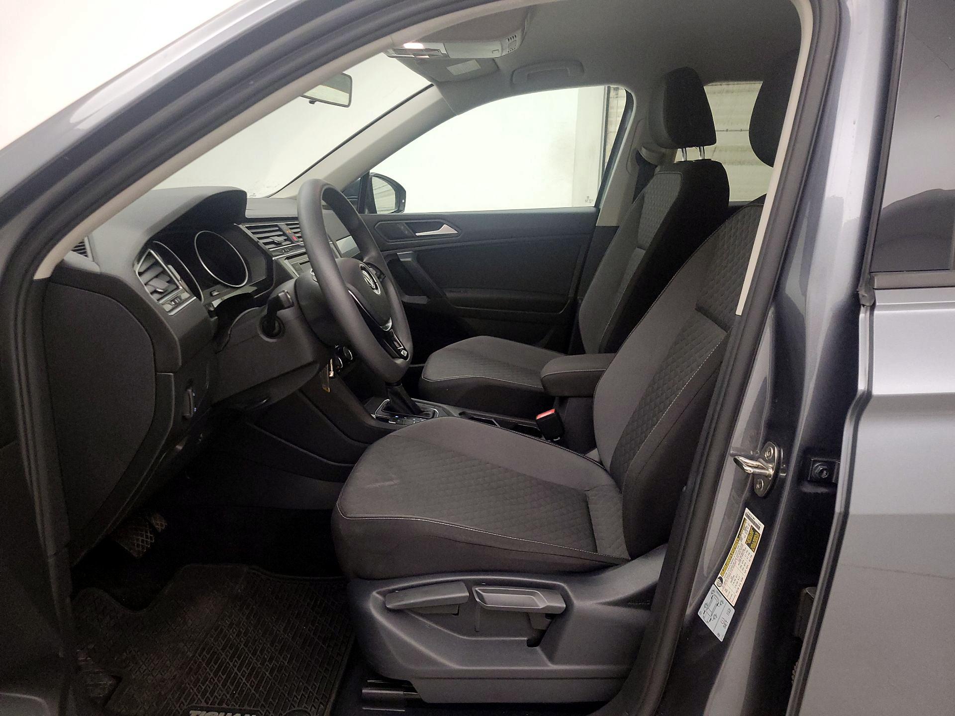 Thumbnail: 2021 Volkswagen Tiguan - 11