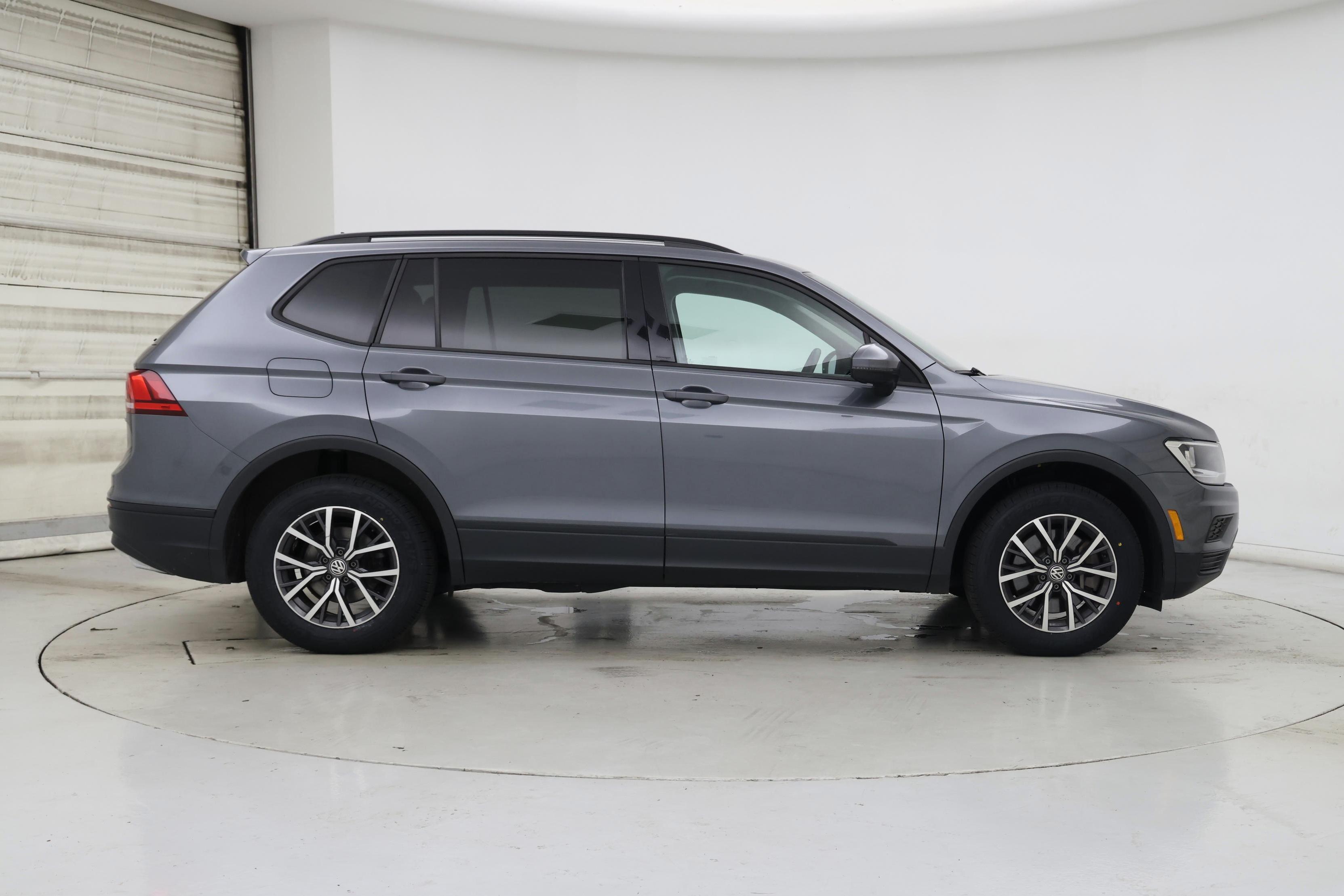 Thumbnail: 2021 Volkswagen Tiguan - 7