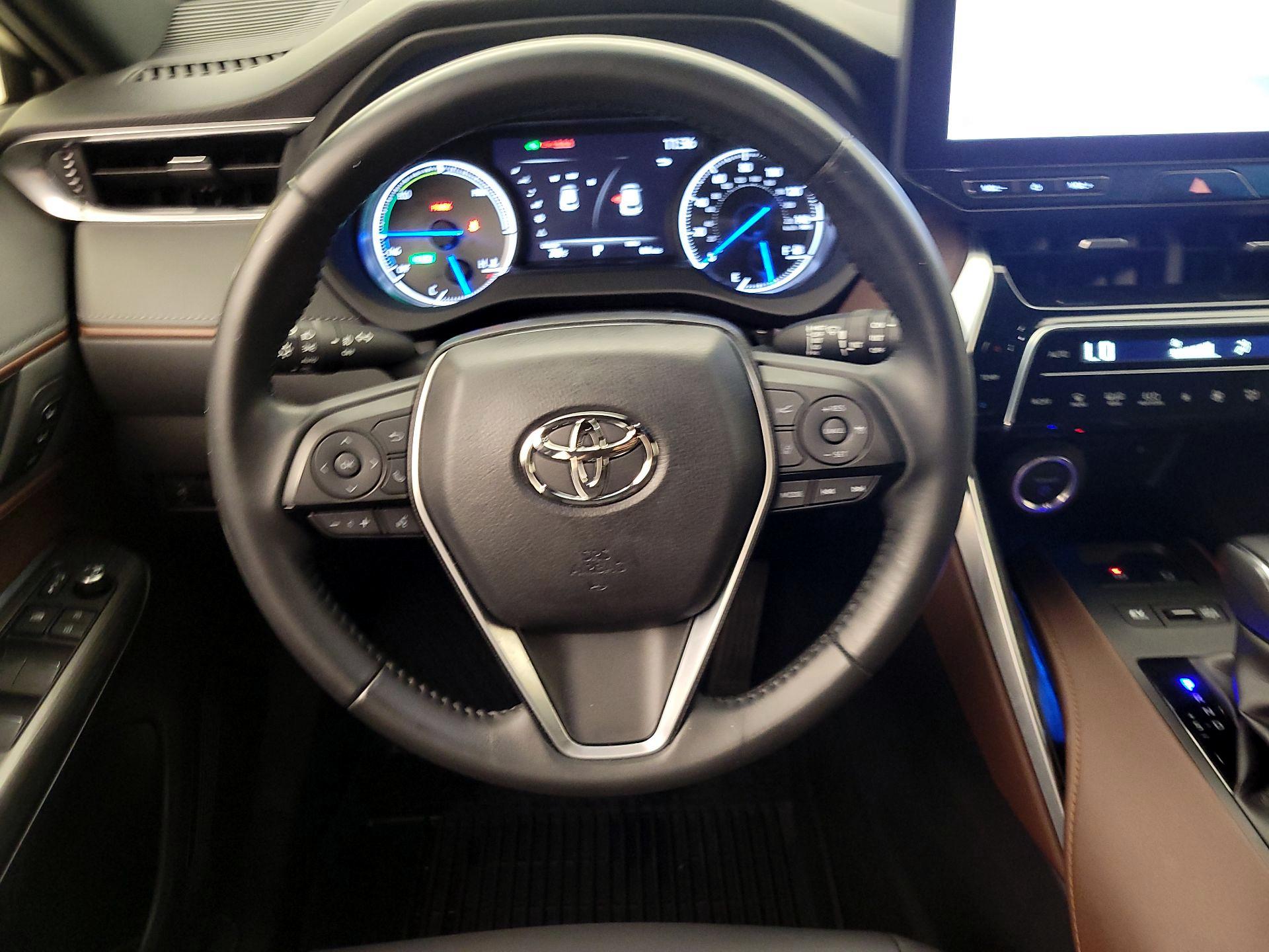 Thumbnail: 2023 Toyota Venza - 10