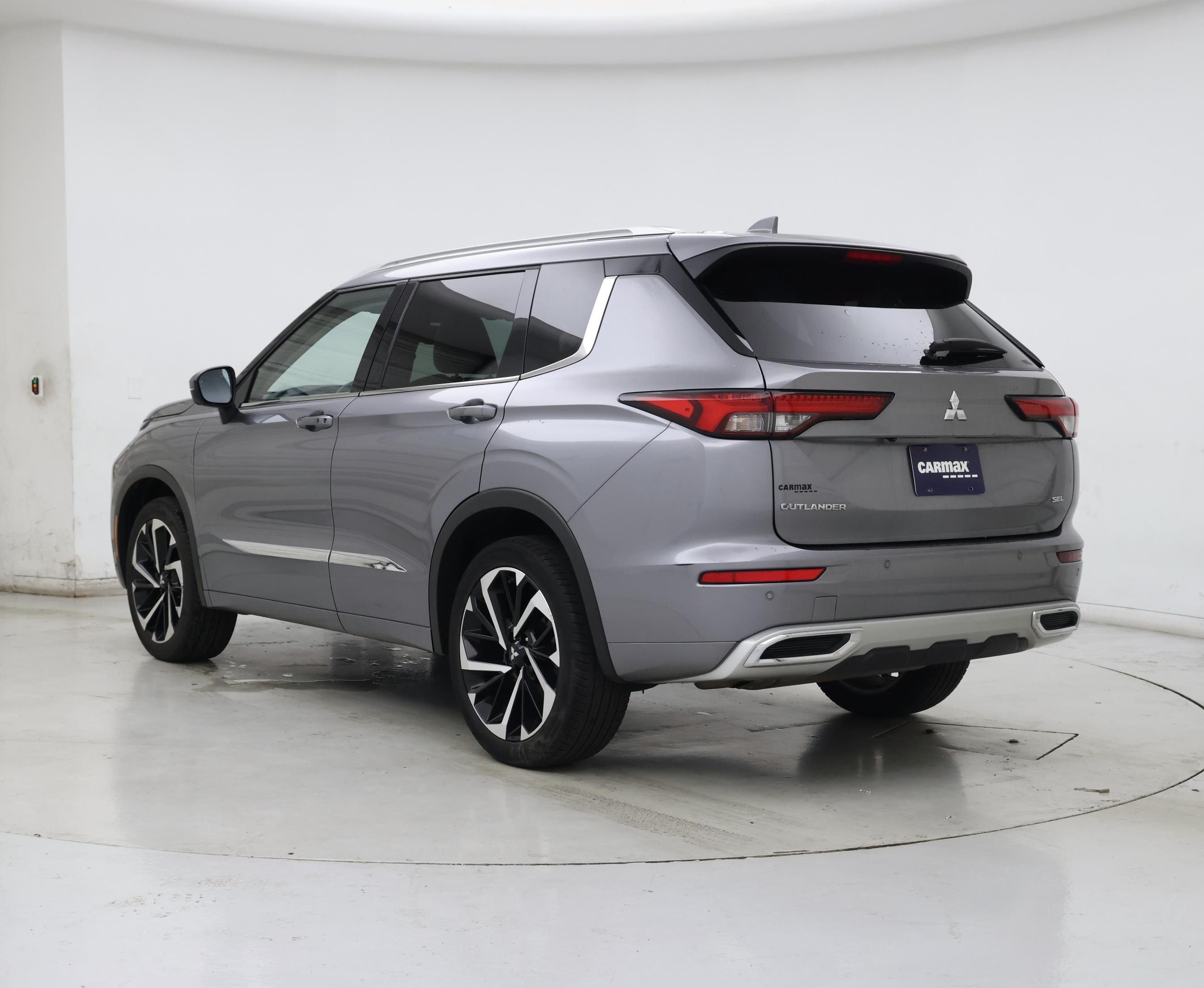 Thumbnail: 2022 Mitsubishi Outlander - 2
