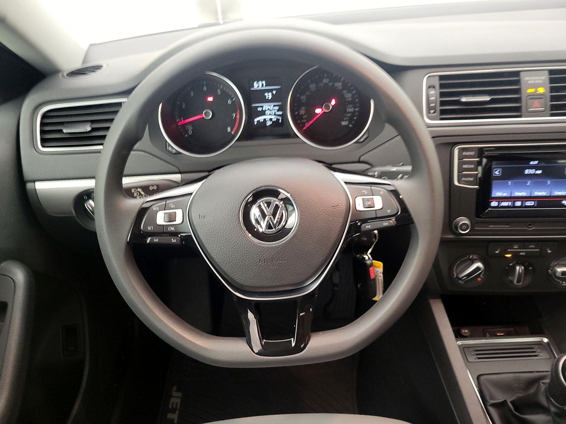 Thumbnail: 2017 Volkswagen Jetta - 10