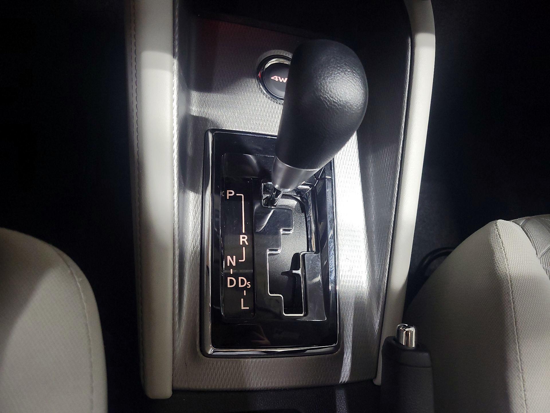 Thumbnail: 2020 Mitsubishi Outlander Sport - 17