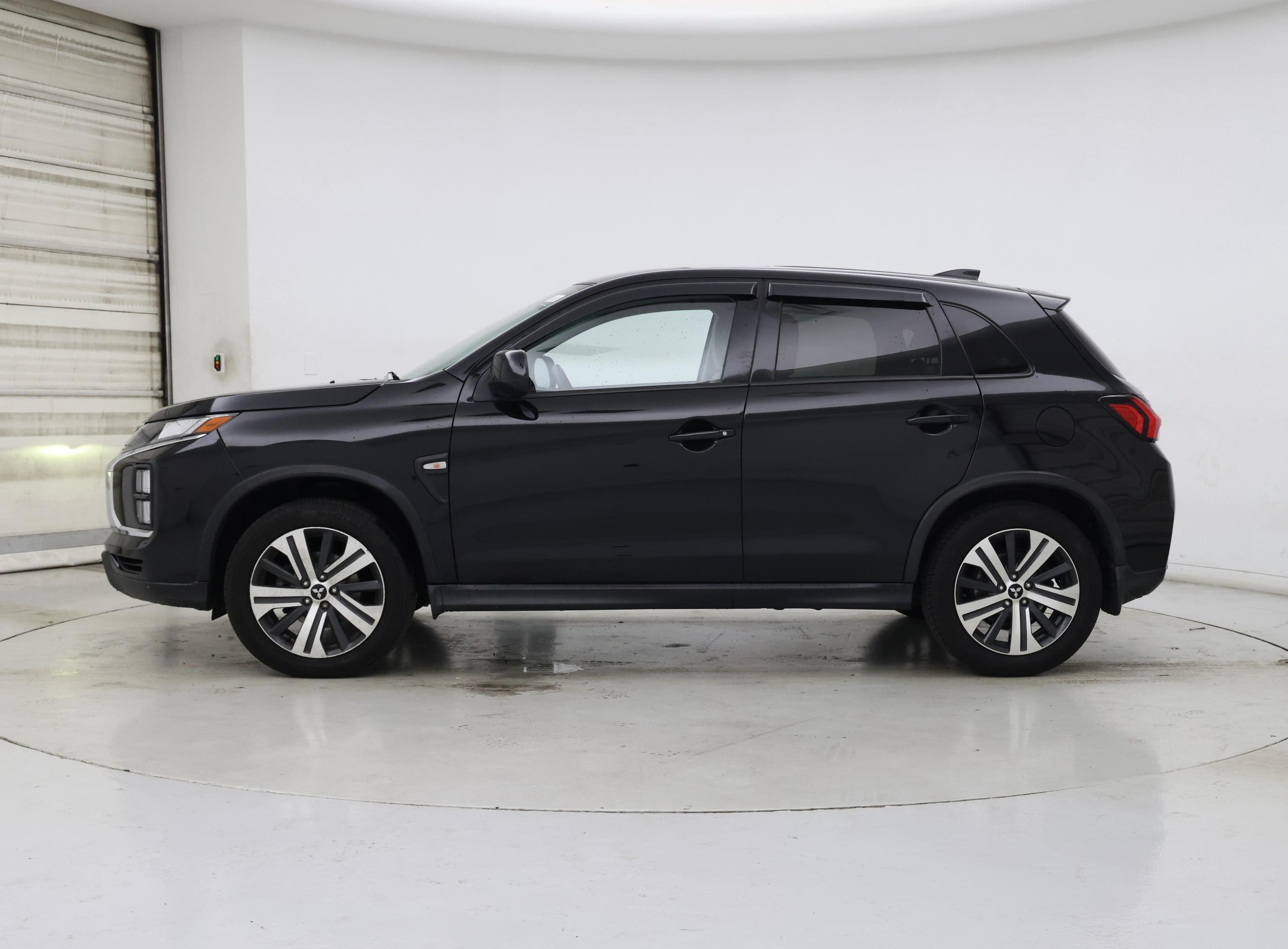 Thumbnail: 2020 Mitsubishi Outlander Sport - 3