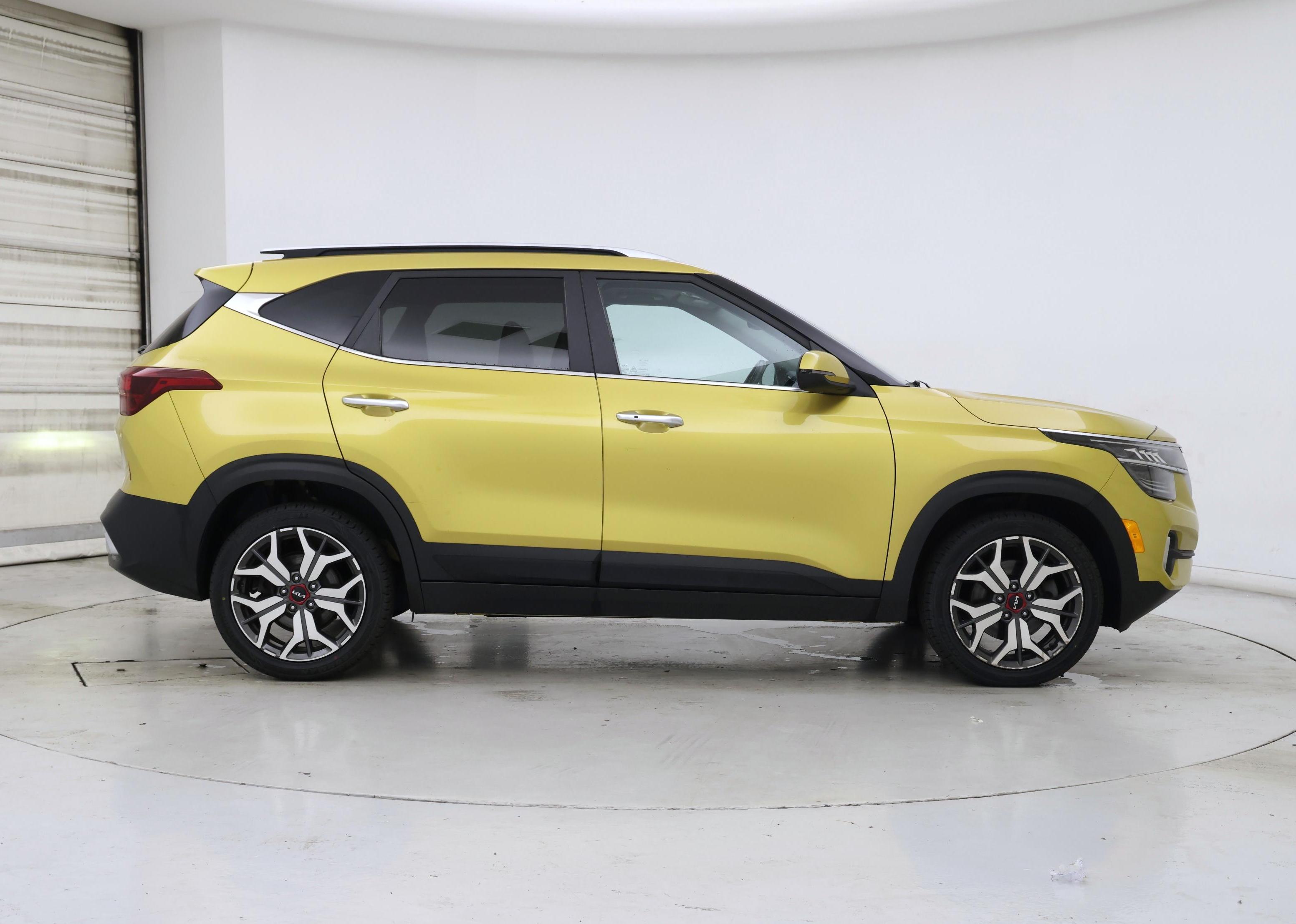 Thumbnail: 2022 Kia Seltos - 7