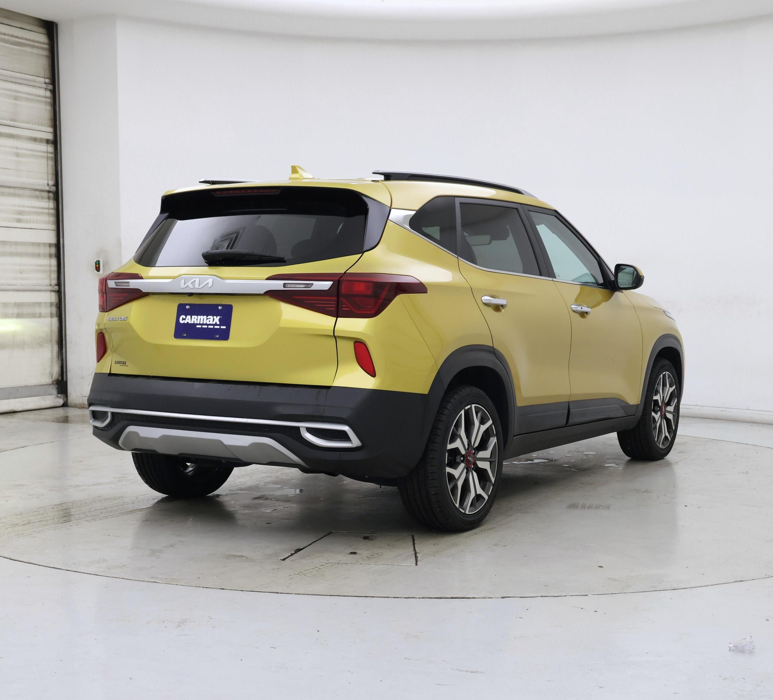 Thumbnail: 2022 Kia Seltos - 8