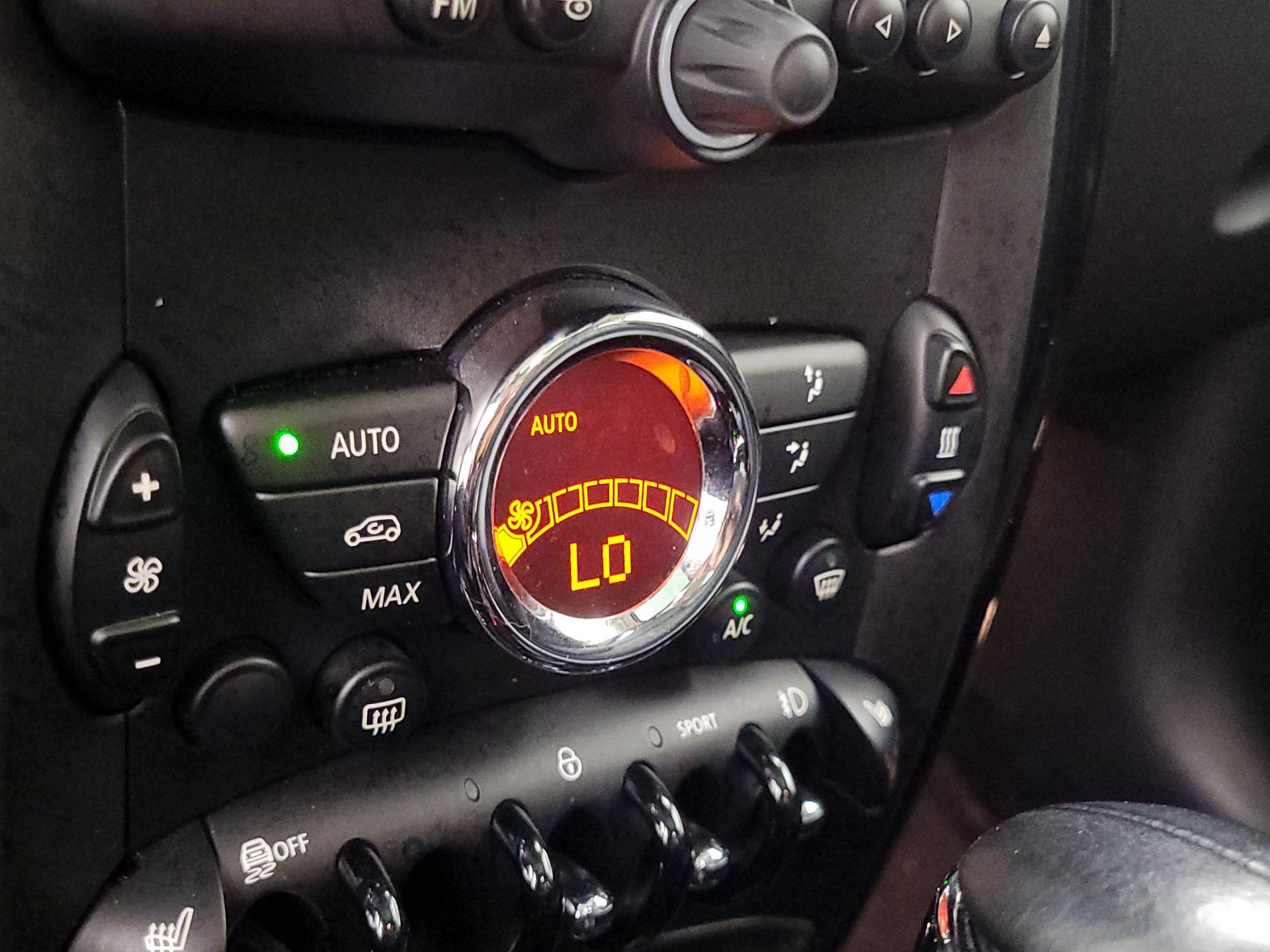 Thumbnail: 2016 MINI Cooper Countryman - 14