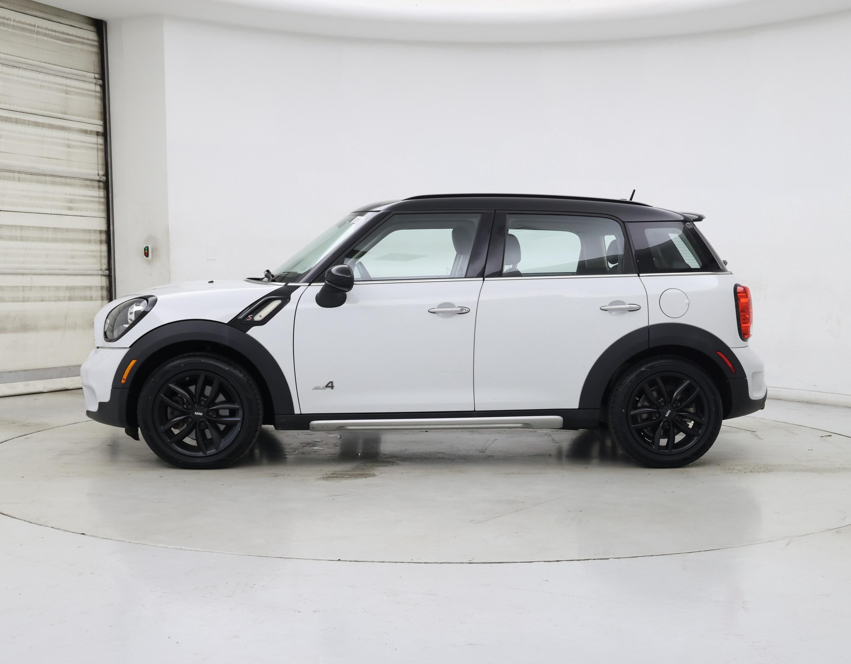 Thumbnail: 2016 MINI Cooper Countryman - 3