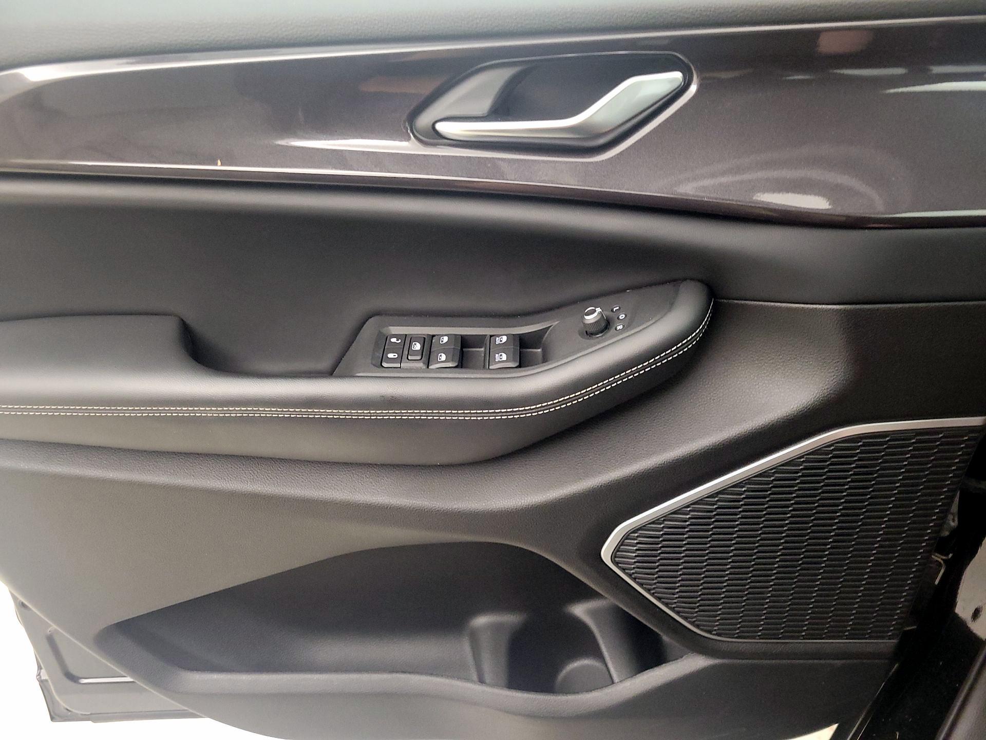 Thumbnail: 2022 Jeep Grand Cherokee - 12