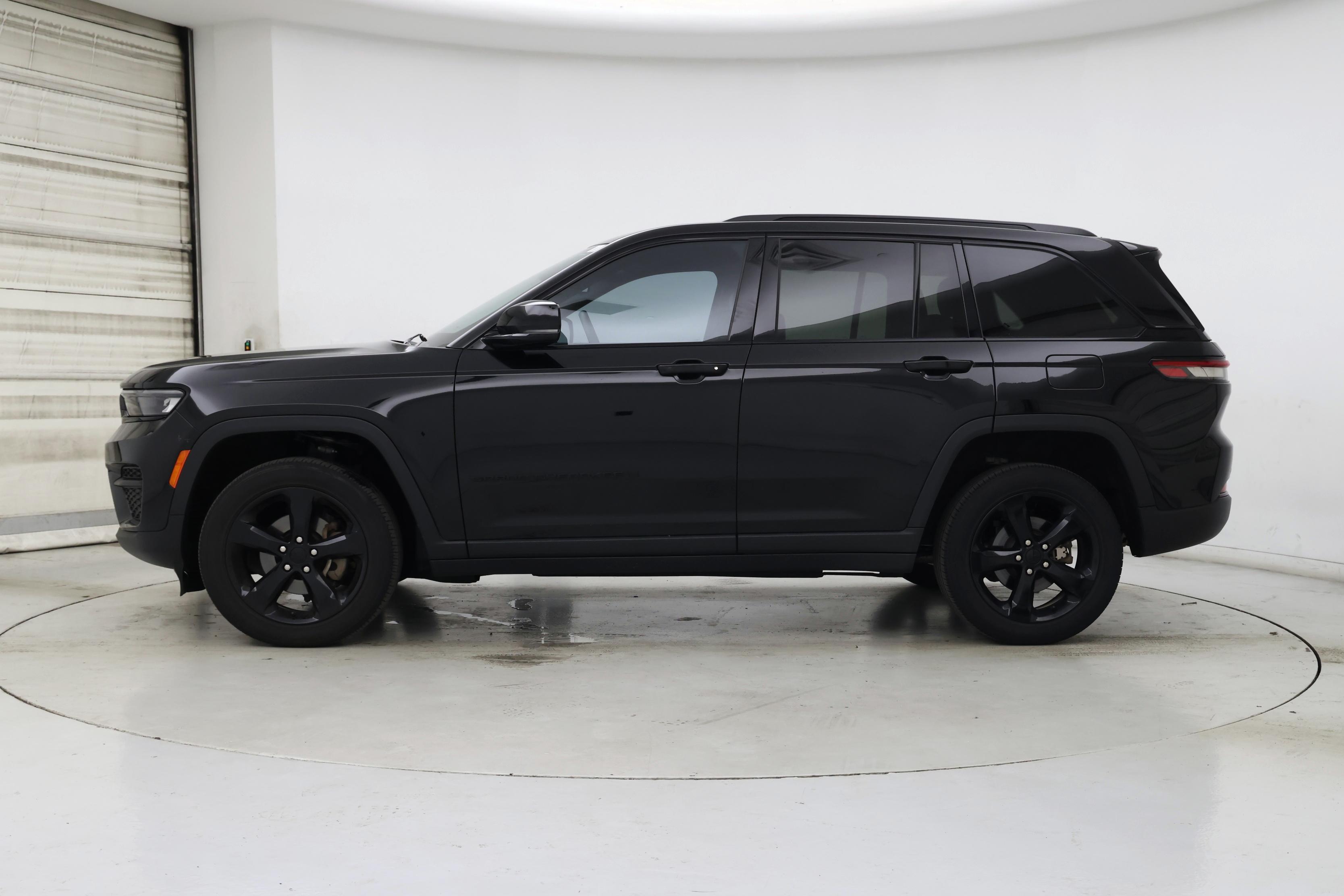 Thumbnail: 2022 Jeep Grand Cherokee - 3