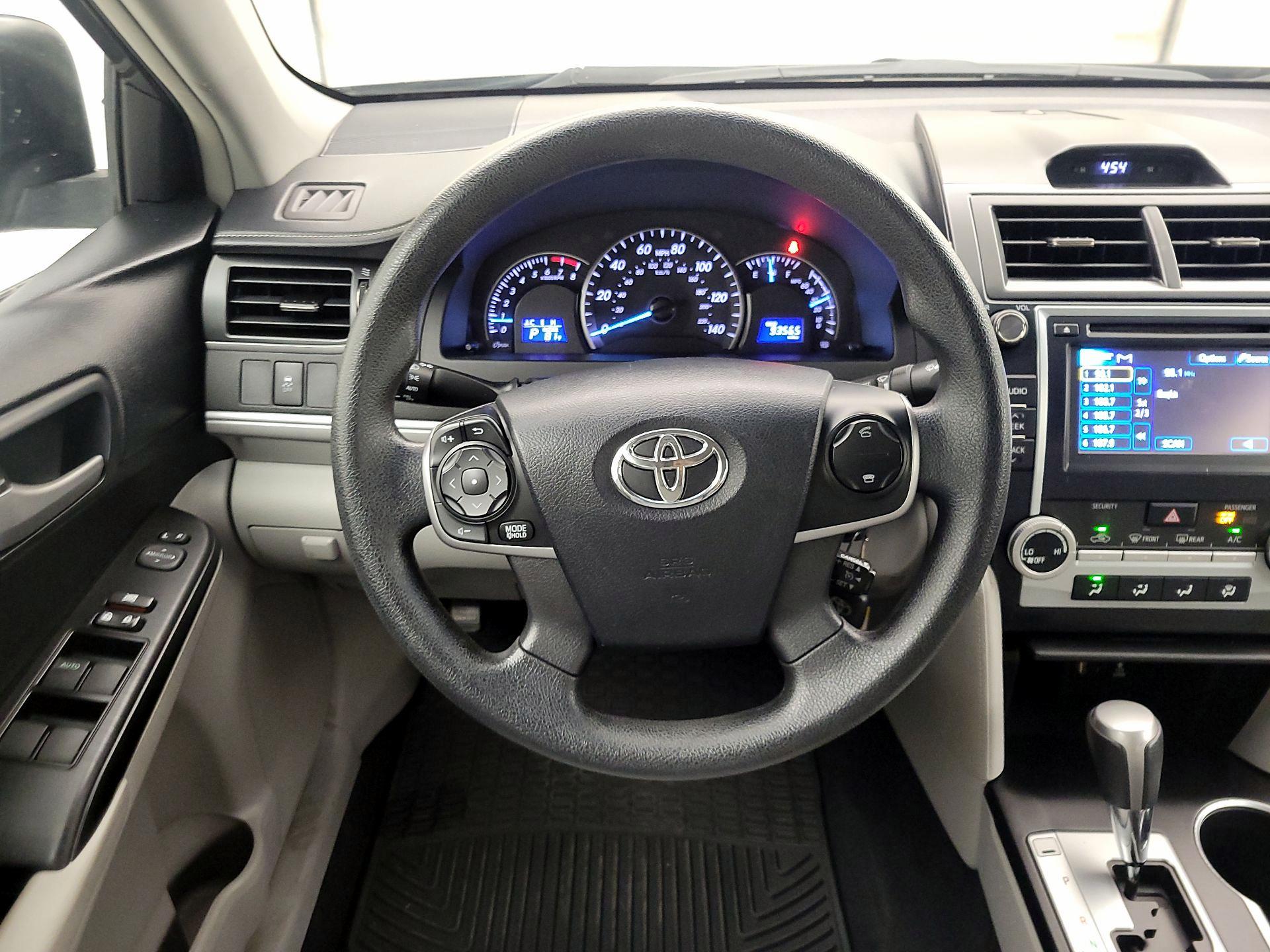 Thumbnail: 2014 Toyota Camry - 10