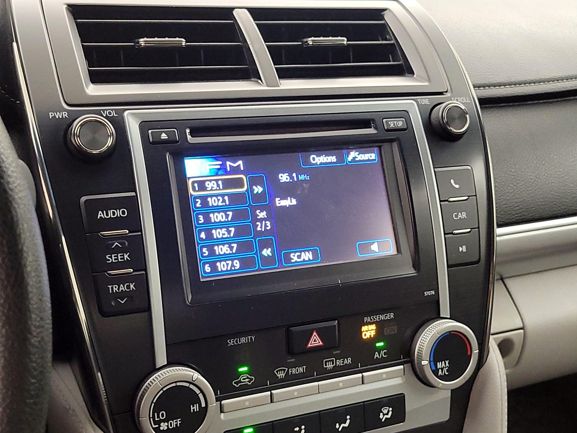 Thumbnail: 2014 Toyota Camry - 14
