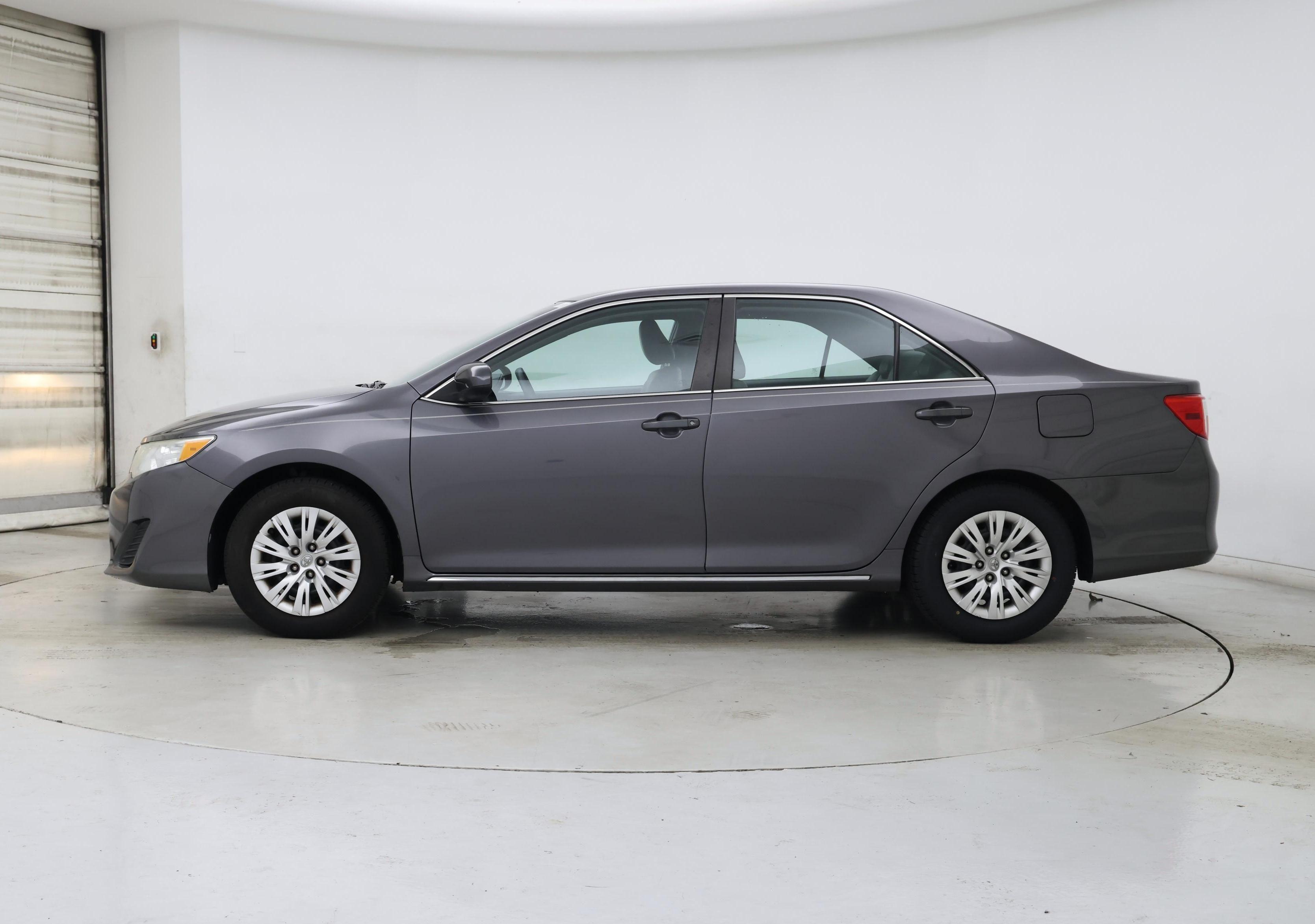 Thumbnail: 2014 Toyota Camry - 3