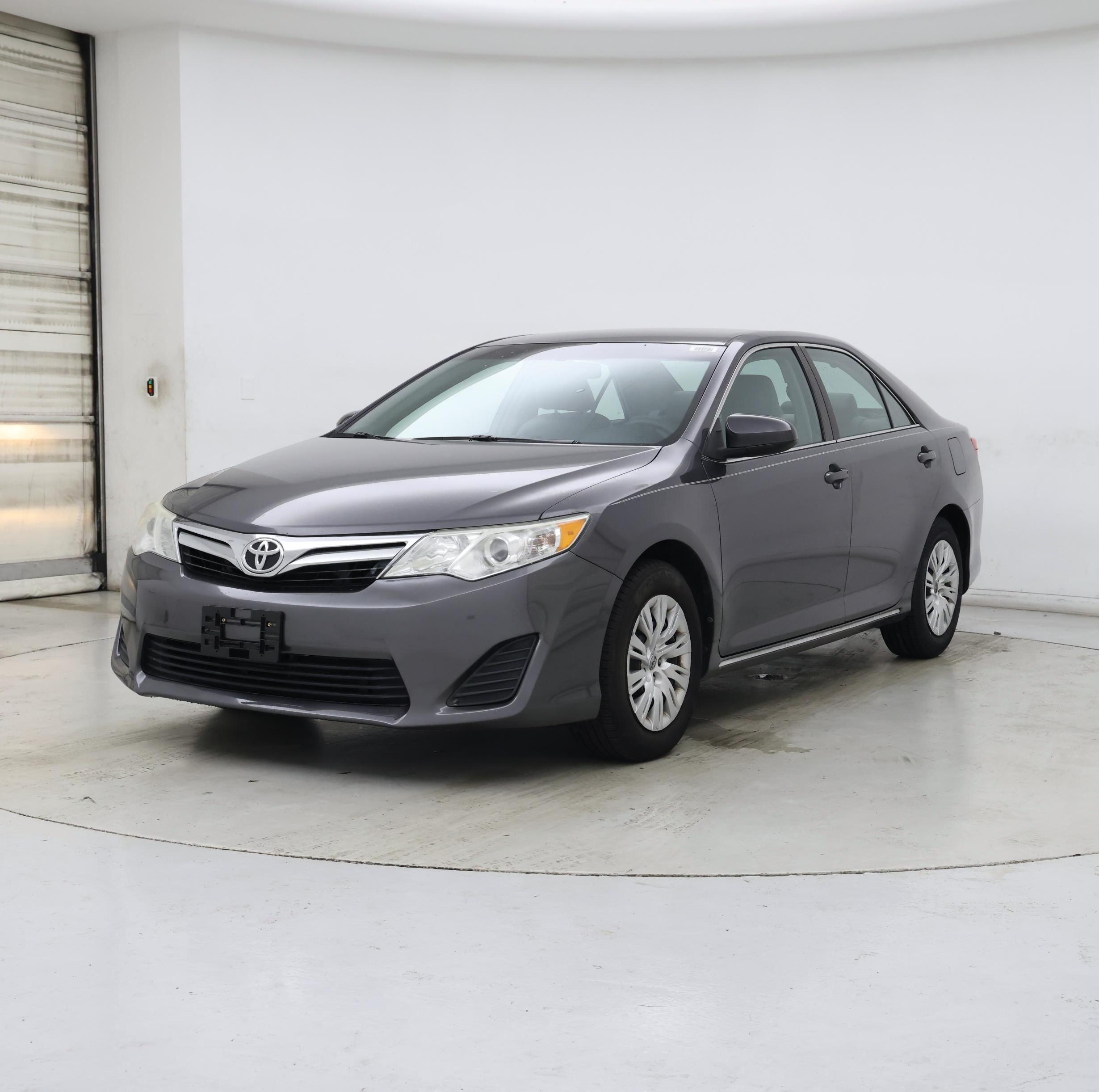 Thumbnail: 2014 Toyota Camry - 4