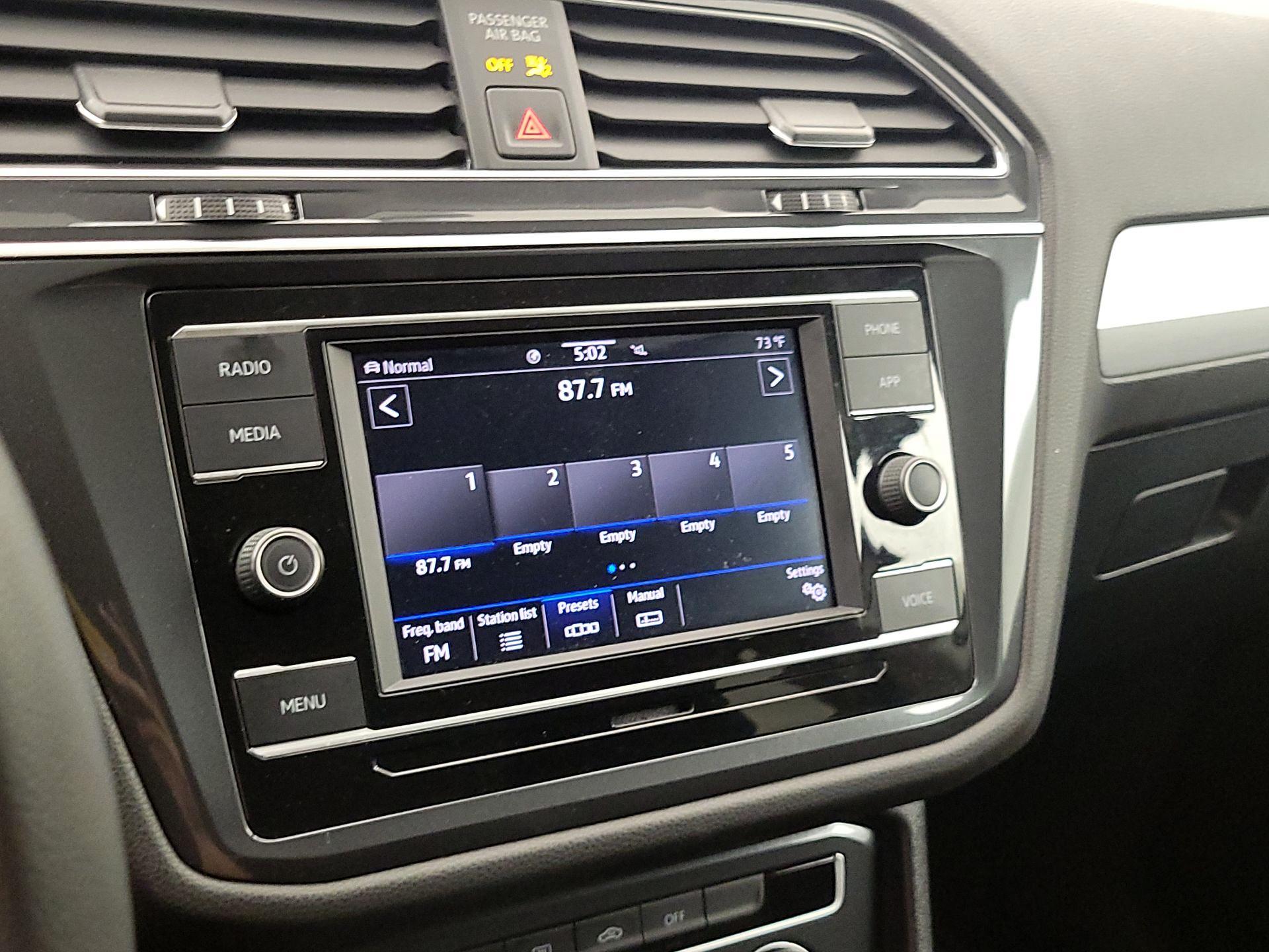 Thumbnail: 2020 Volkswagen Tiguan - 15