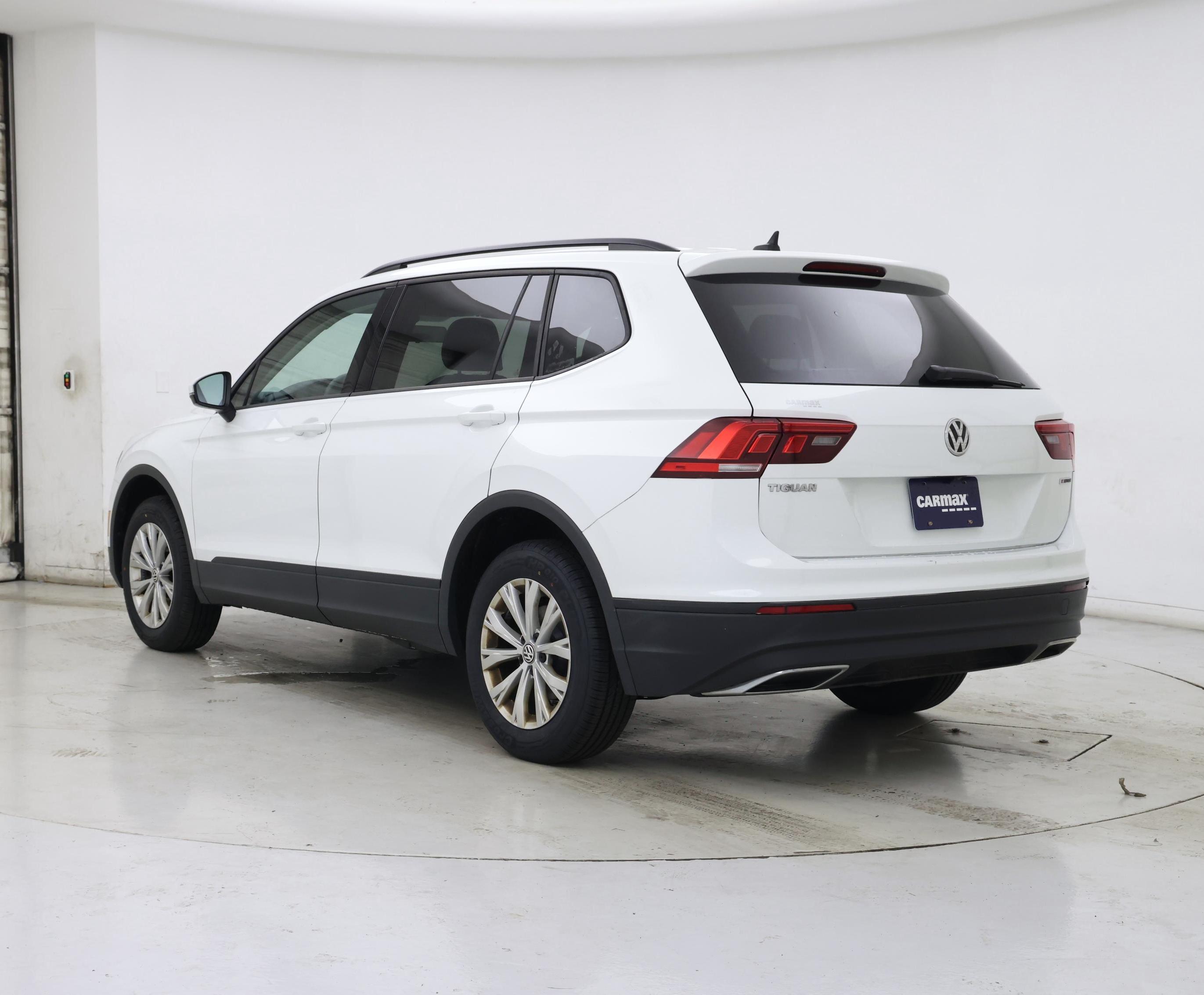Thumbnail: 2020 Volkswagen Tiguan - 2