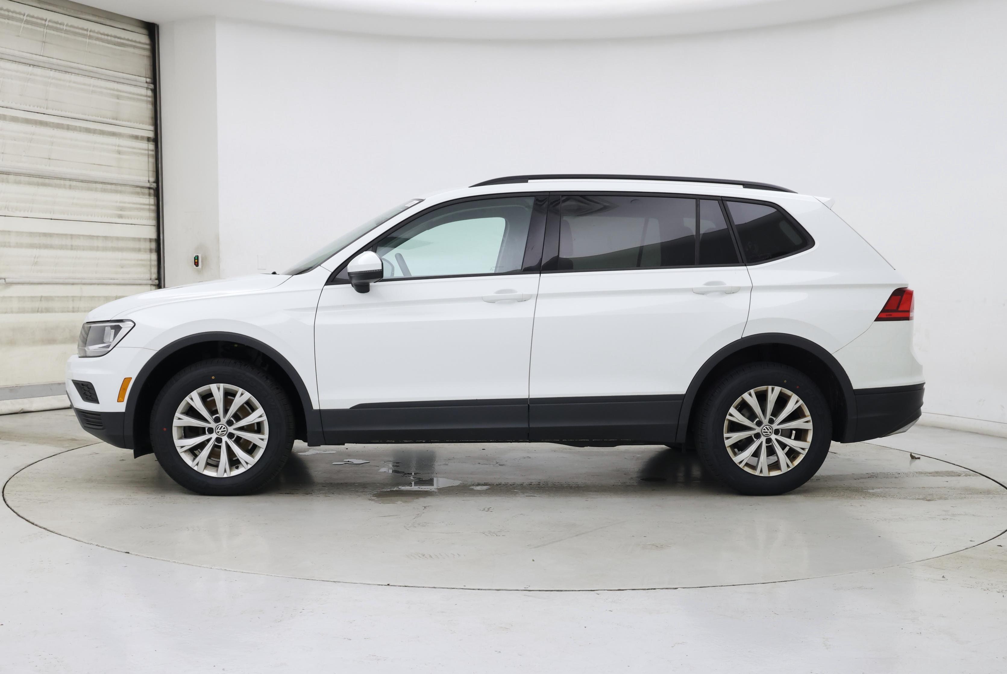 Thumbnail: 2020 Volkswagen Tiguan - 3