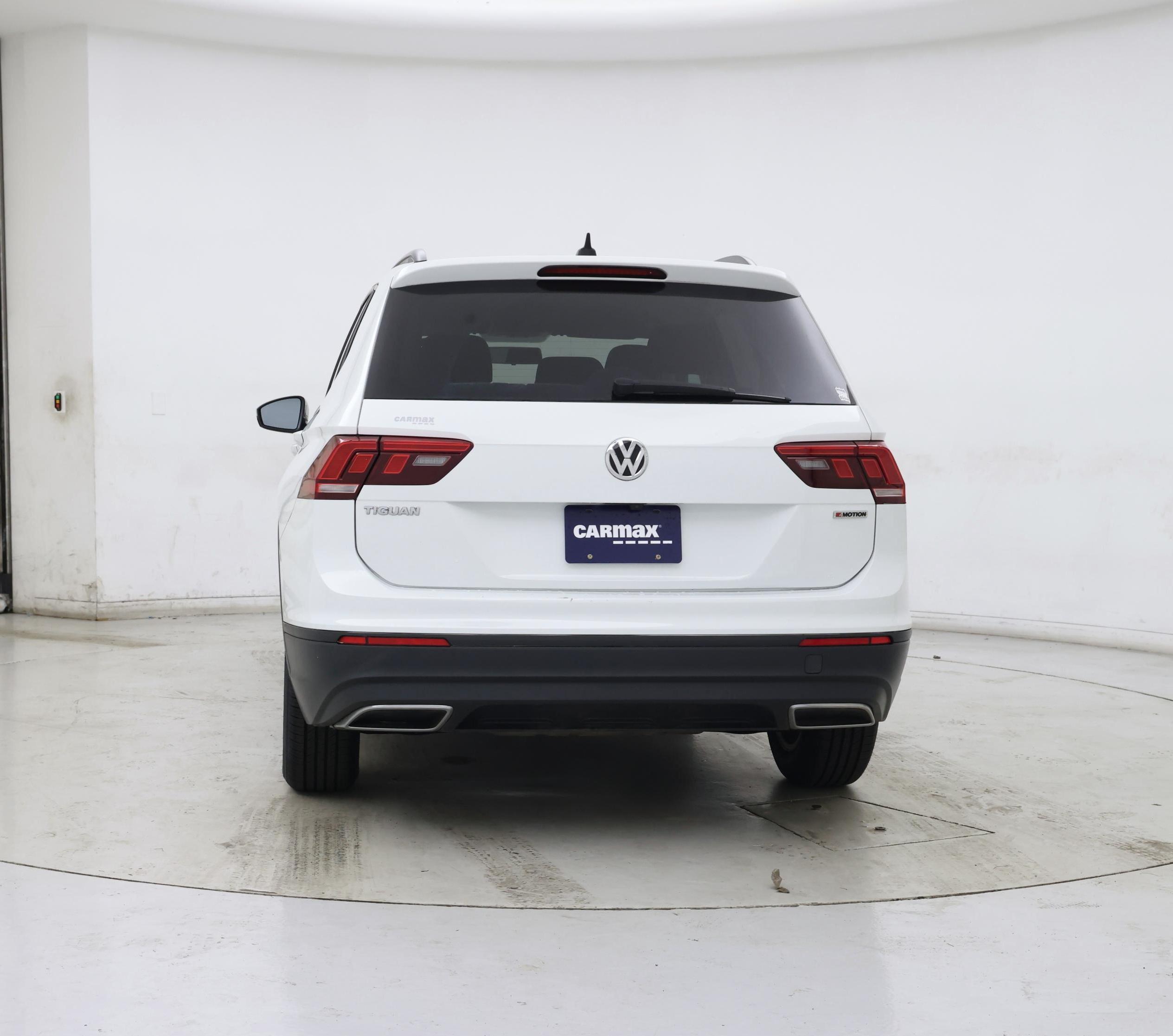 Thumbnail: 2020 Volkswagen Tiguan - 6