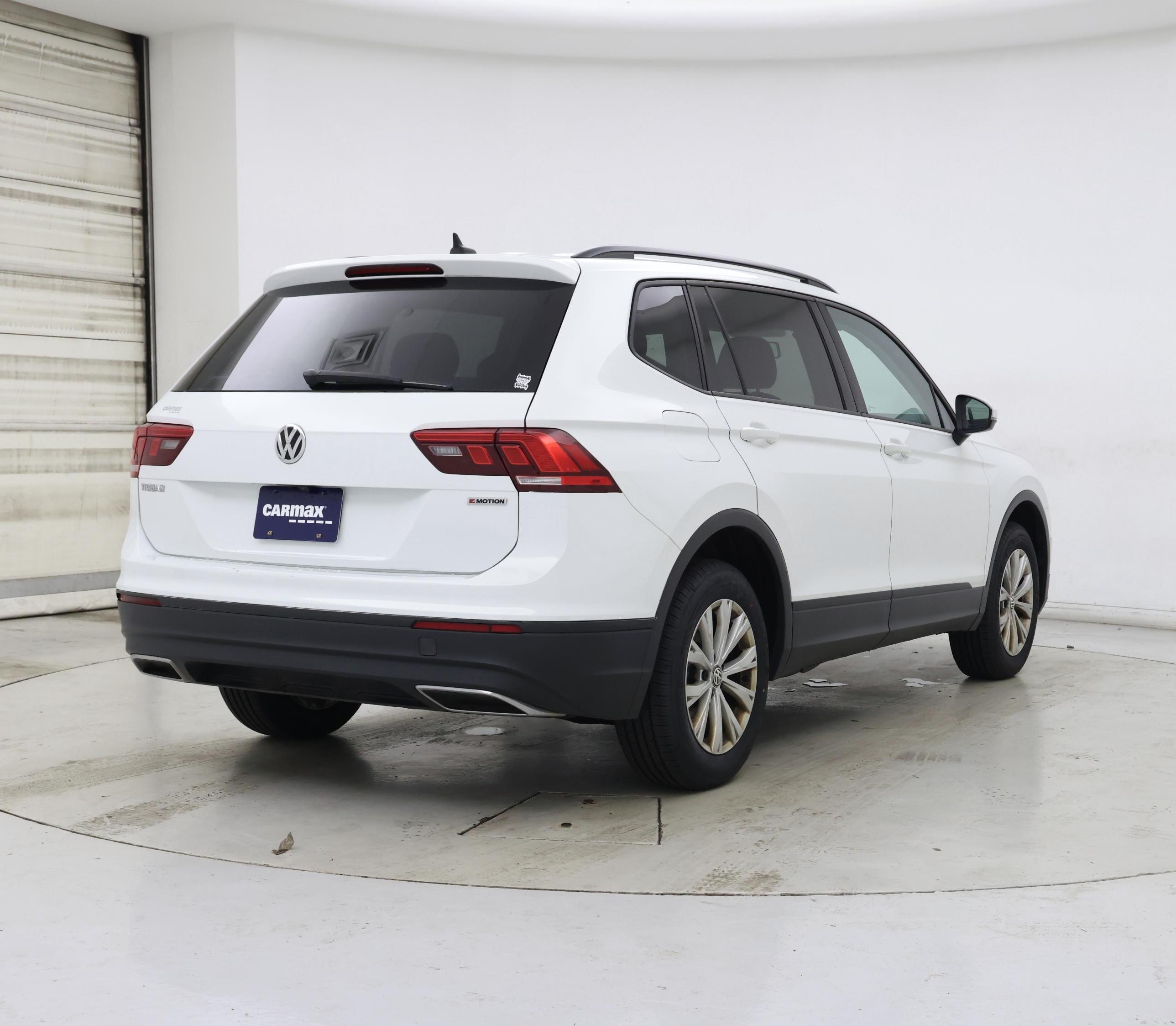 Thumbnail: 2020 Volkswagen Tiguan - 8