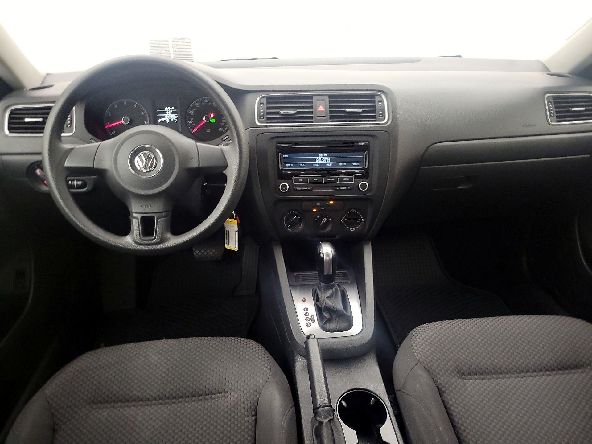 Thumbnail: 2014 Volkswagen Jetta - 9