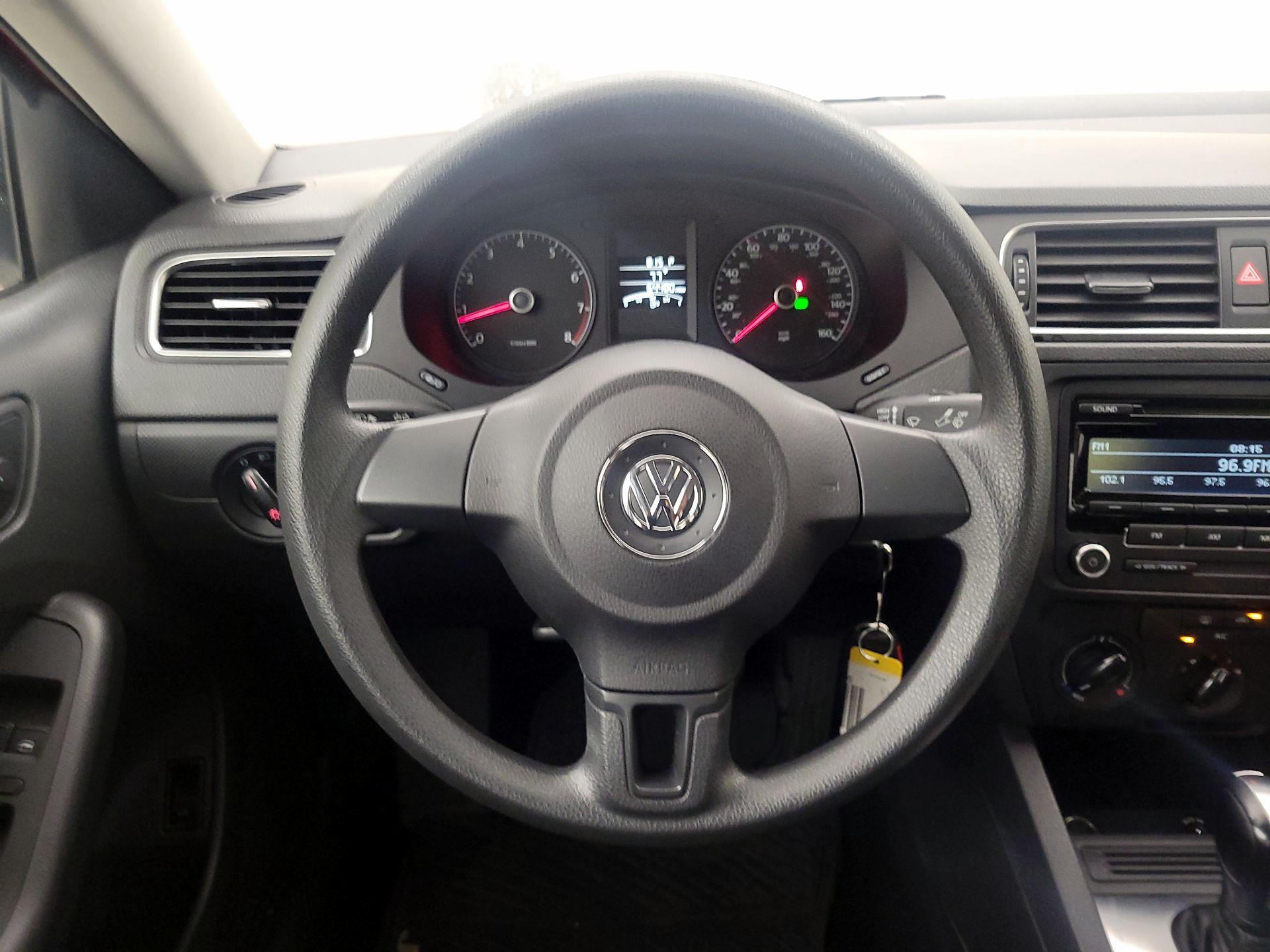Thumbnail: 2014 Volkswagen Jetta - 10