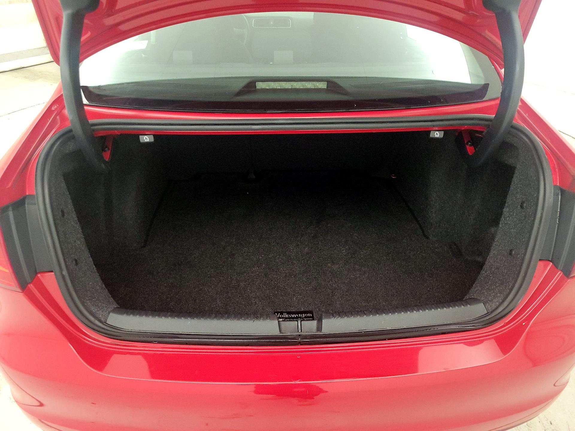 Thumbnail: 2014 Volkswagen Jetta - 19