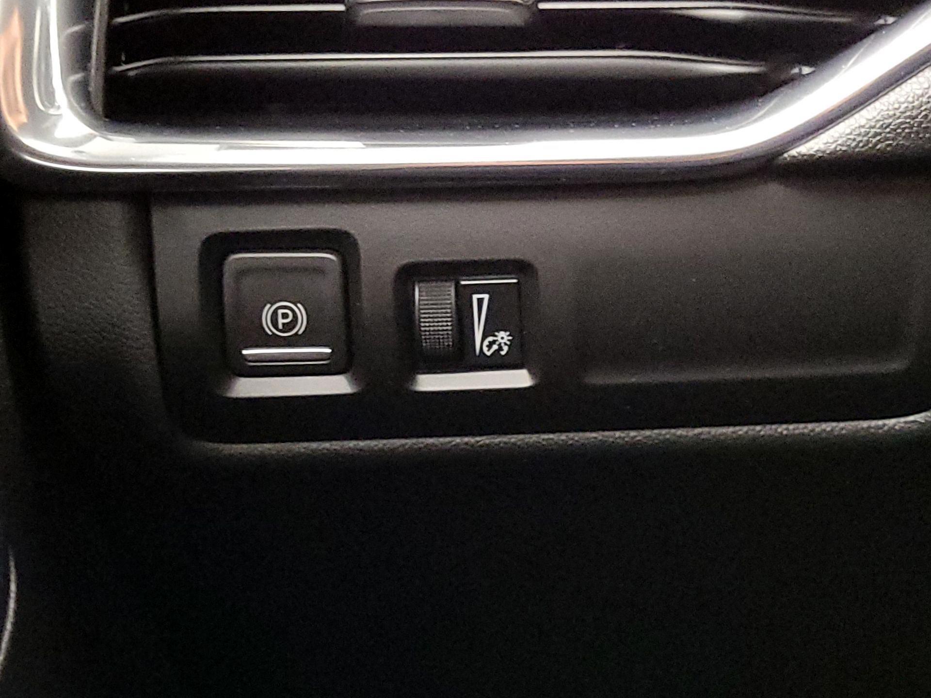 Thumbnail: 2020 Cadillac XT4 - 13