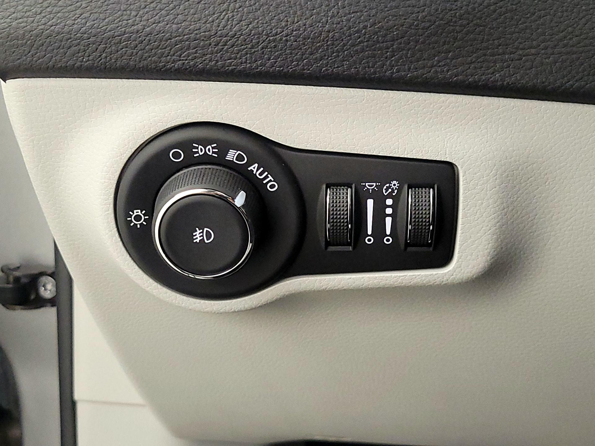 Thumbnail: 2019 Jeep Compass - 13