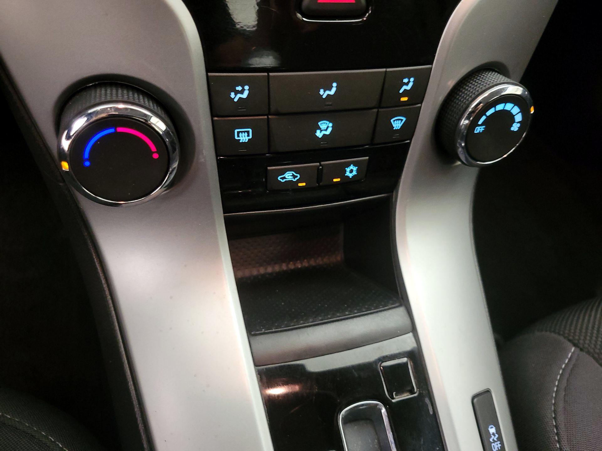 Thumbnail: 2014 Chevrolet Cruze - 16