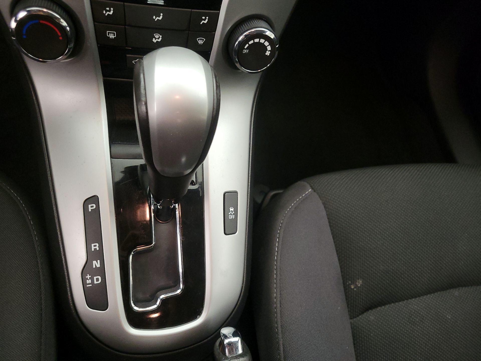 Thumbnail: 2014 Chevrolet Cruze - 17
