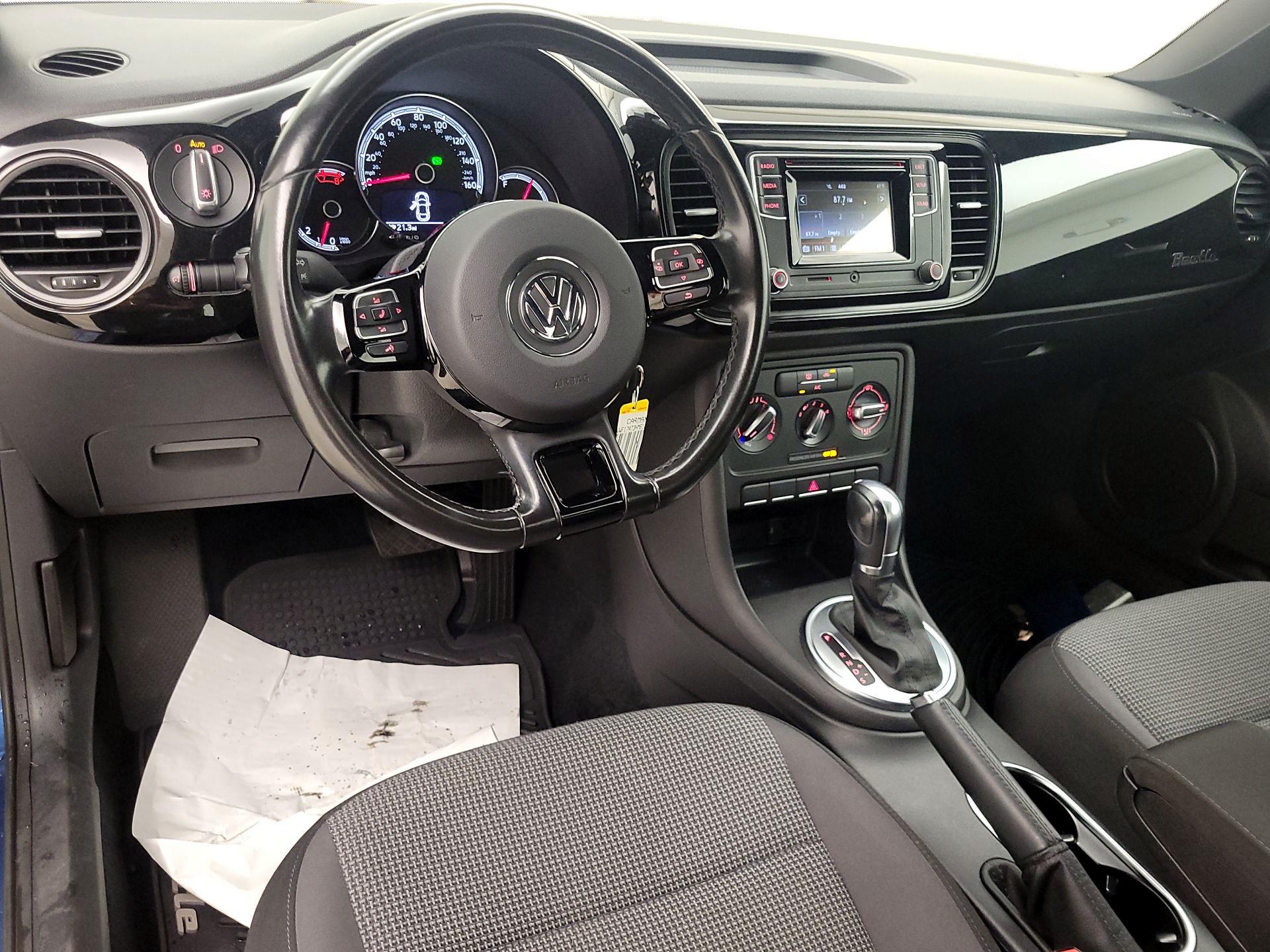 Thumbnail: 2017 Volkswagen Beetle - 9