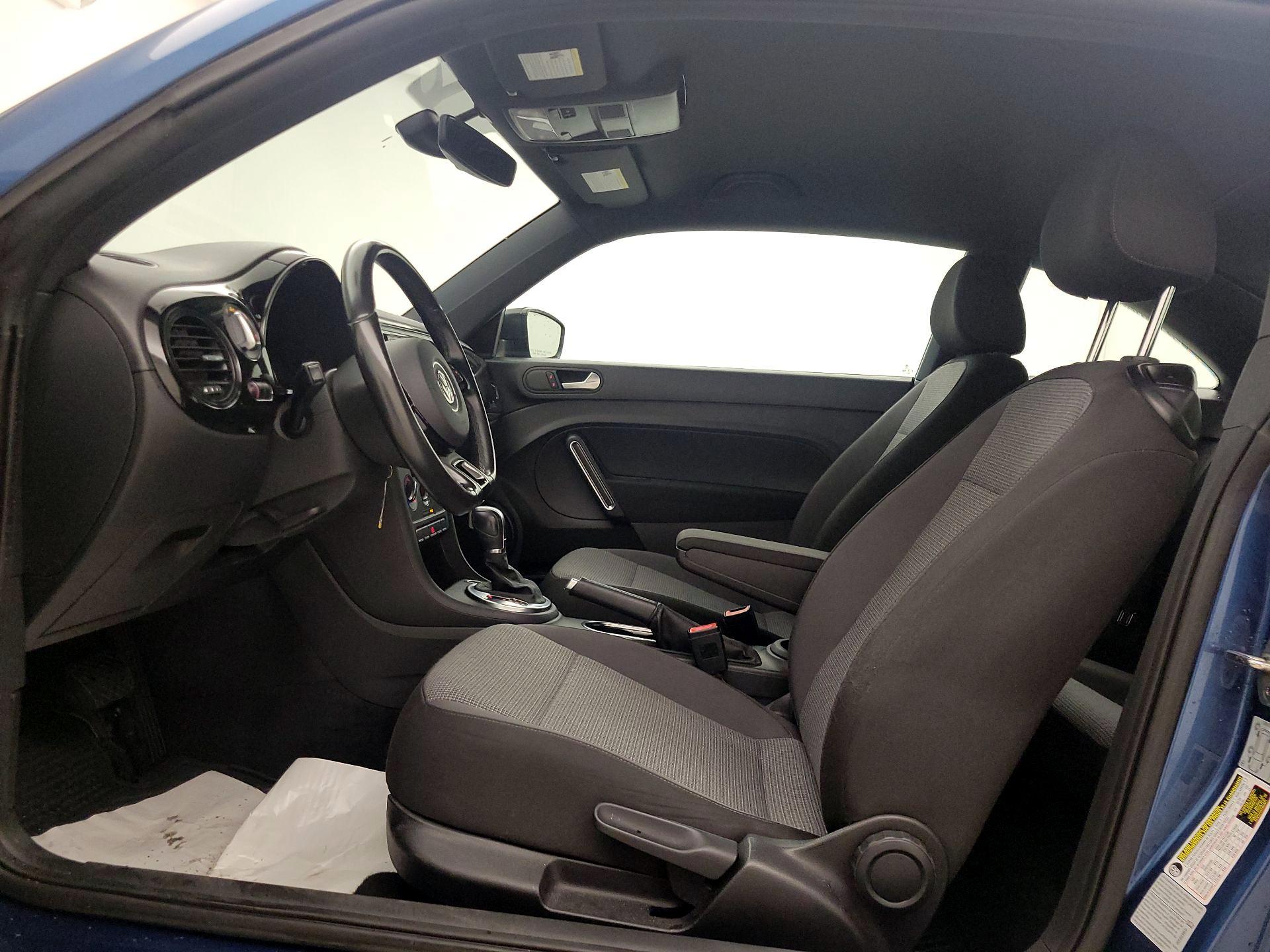 Thumbnail: 2017 Volkswagen Beetle - 11