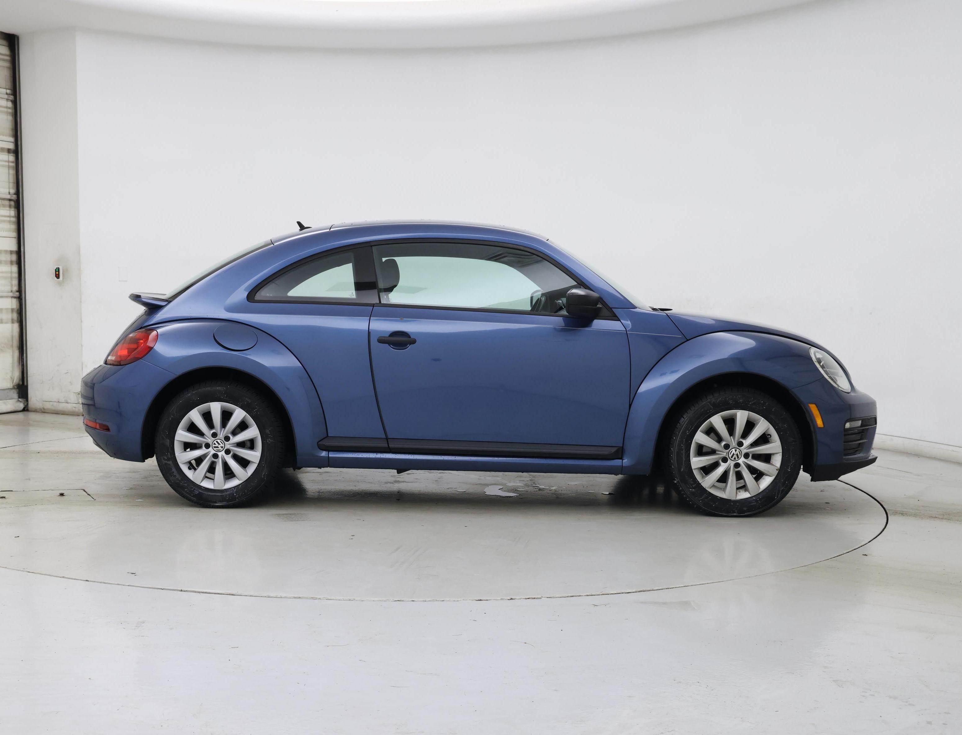 Thumbnail: 2017 Volkswagen Beetle - 7