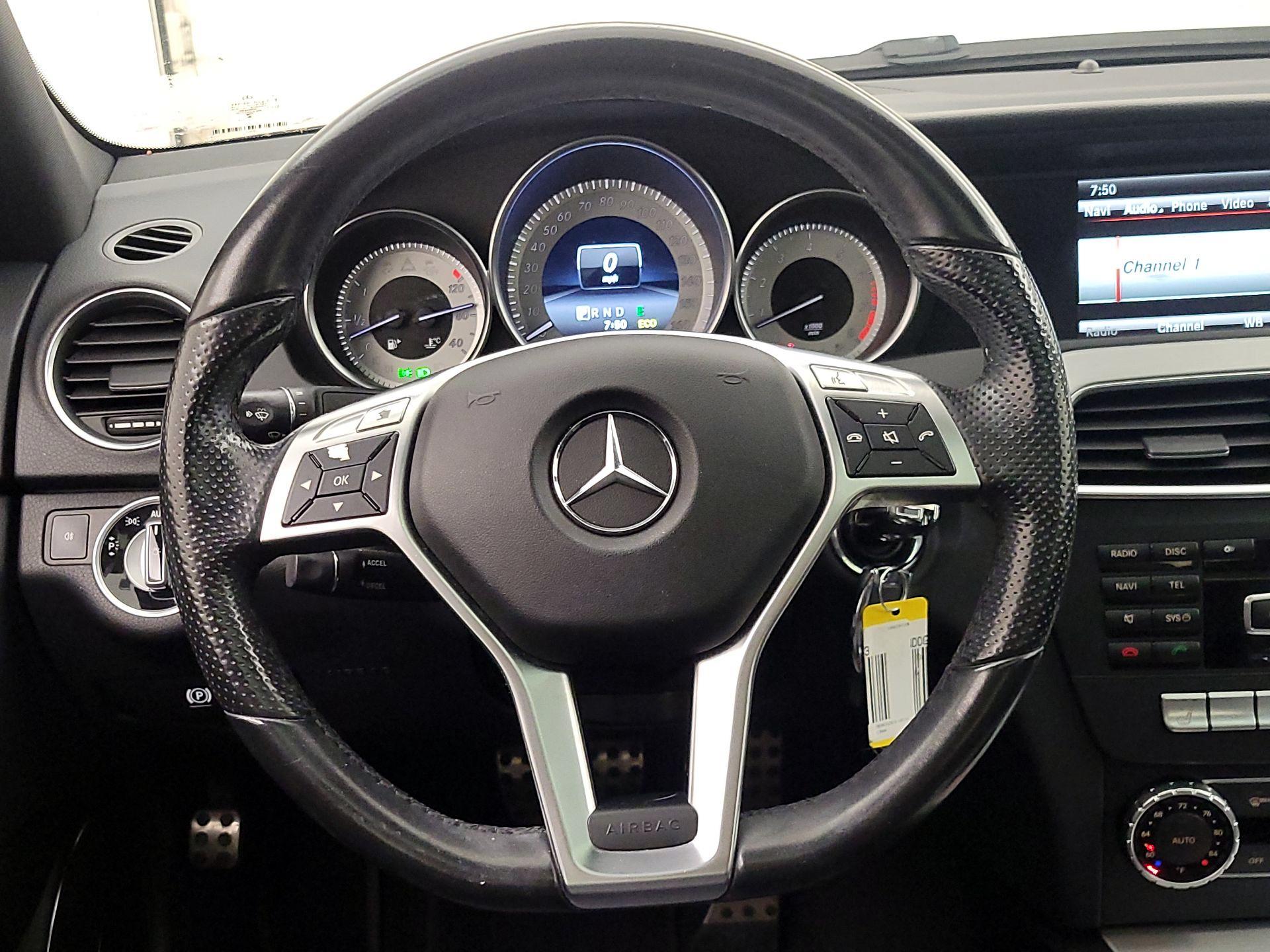 Thumbnail: 2014 Mercedes-Benz C-Class - 10