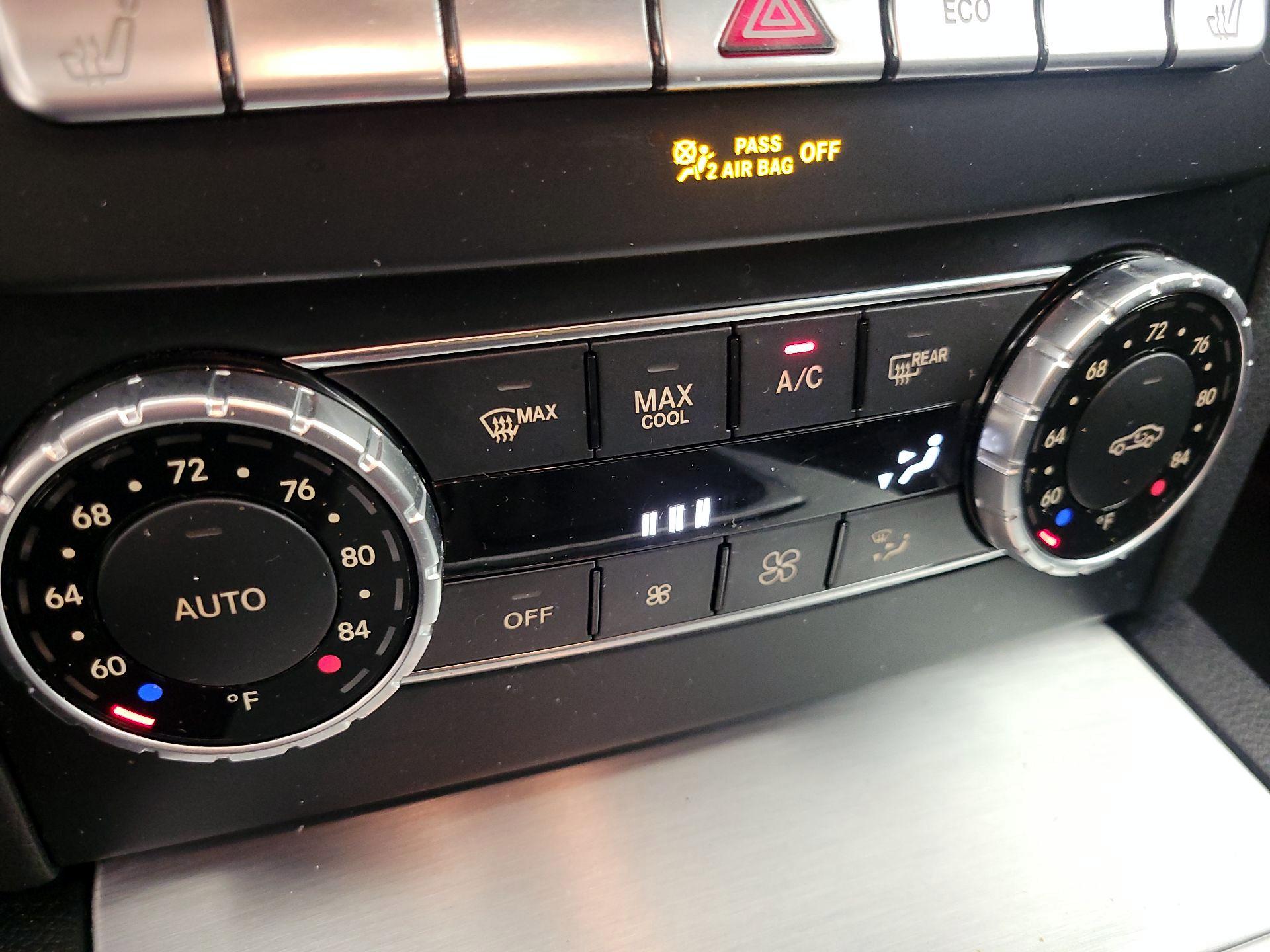 Thumbnail: 2014 Mercedes-Benz C-Class - 16
