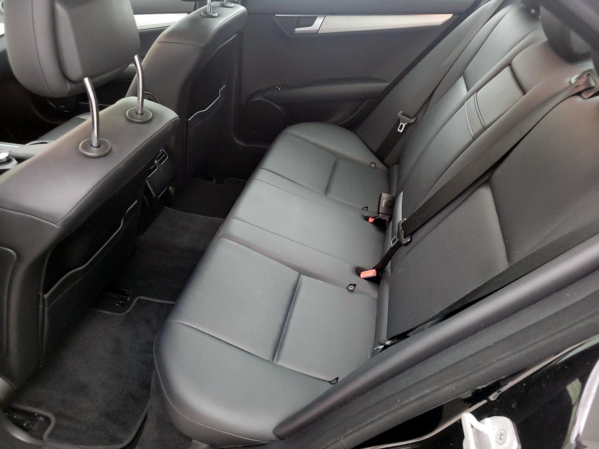 Thumbnail: 2014 Mercedes-Benz C-Class - 19