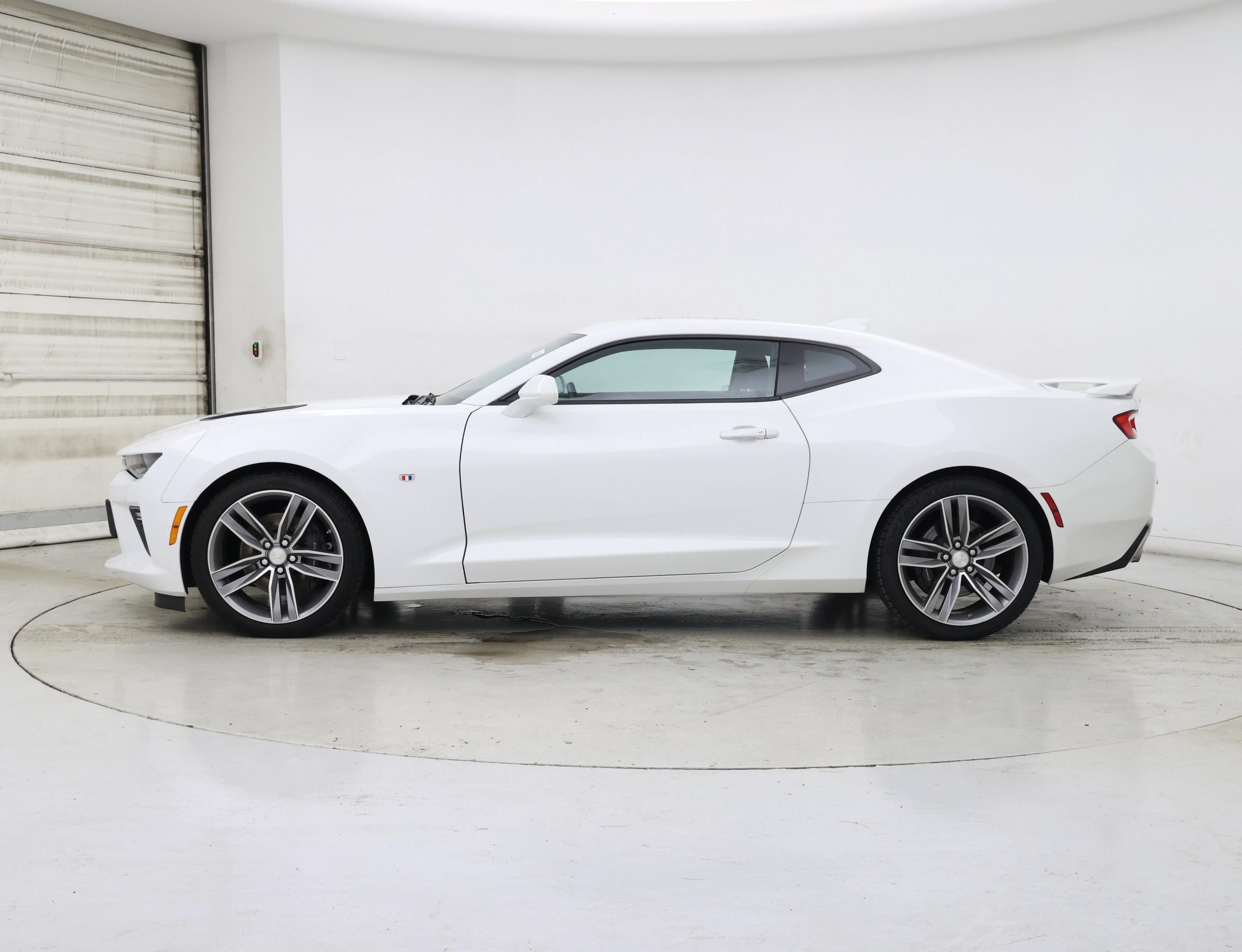 Thumbnail: 2017 Chevrolet Camaro - 3