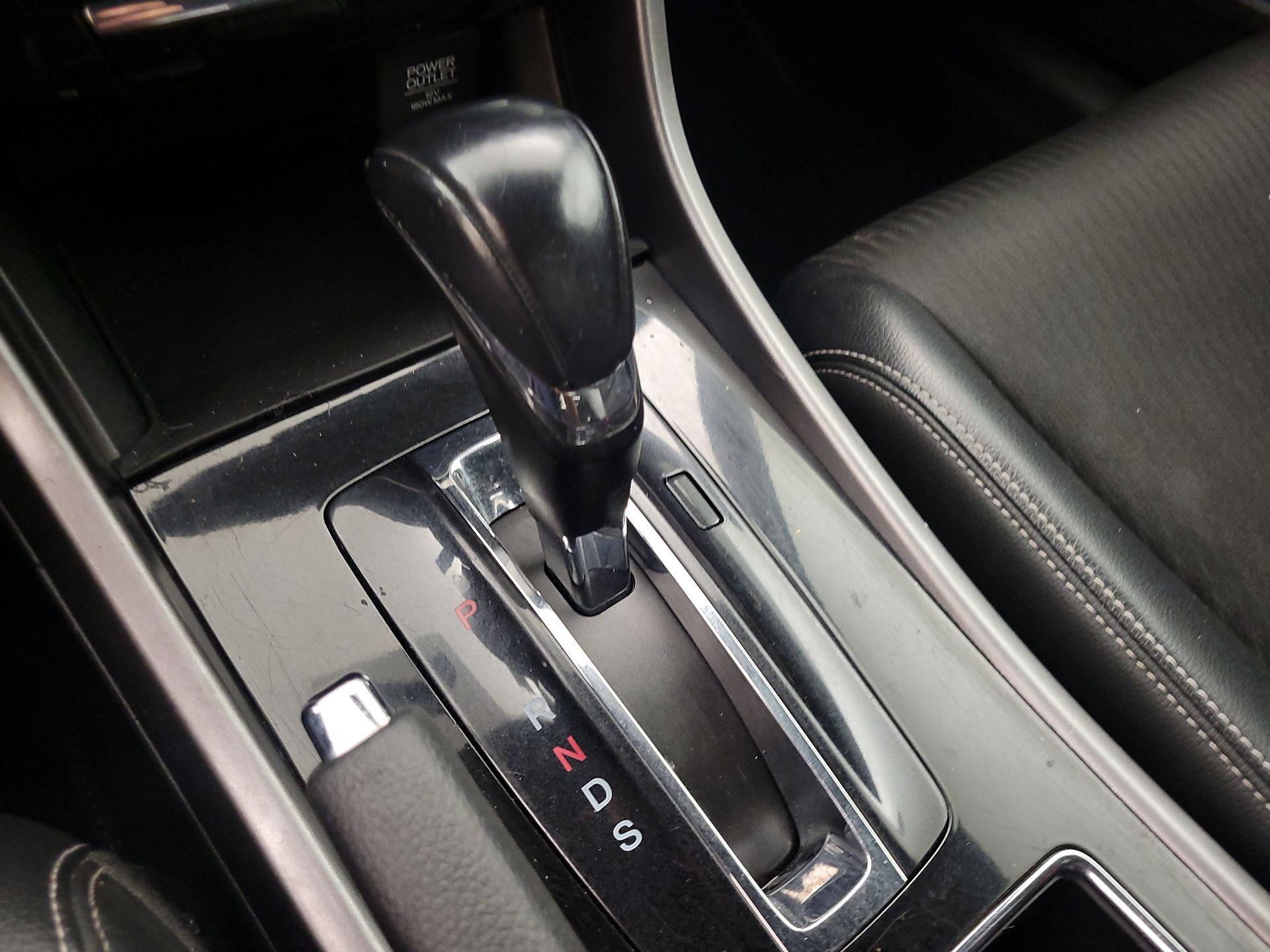Thumbnail: 2016 Honda Accord - 17