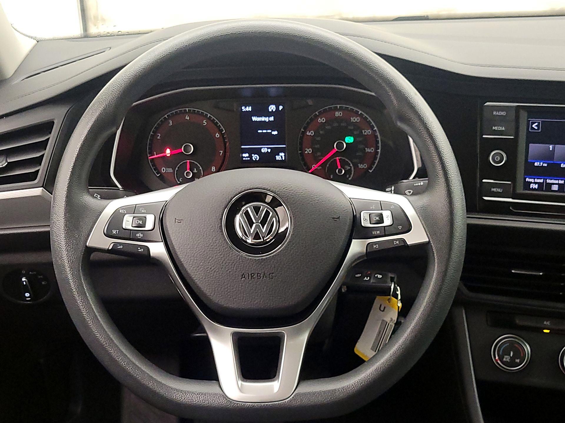 Thumbnail: 2021 Volkswagen Jetta - 10