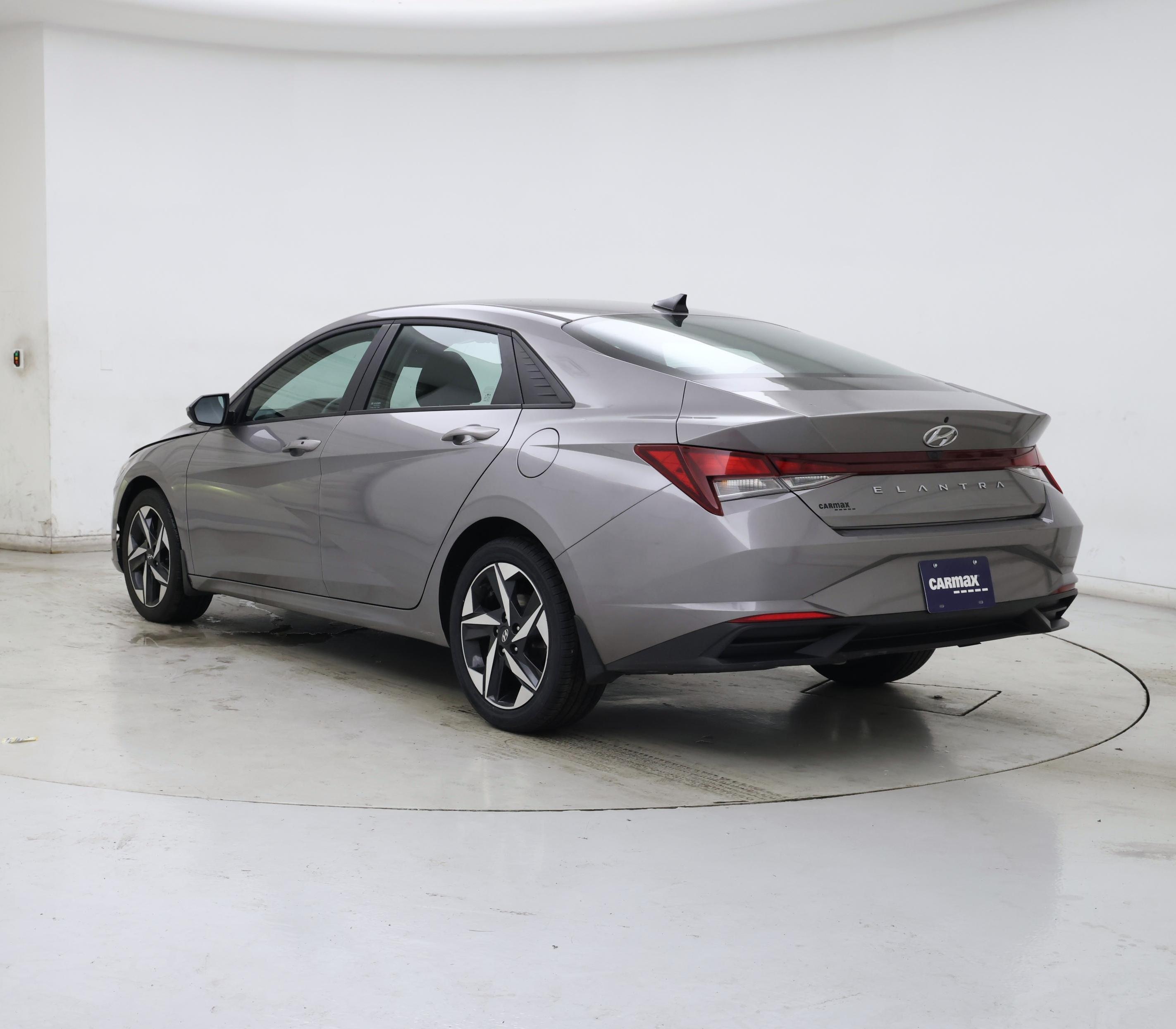 Thumbnail: 2023 Hyundai Elantra - 2