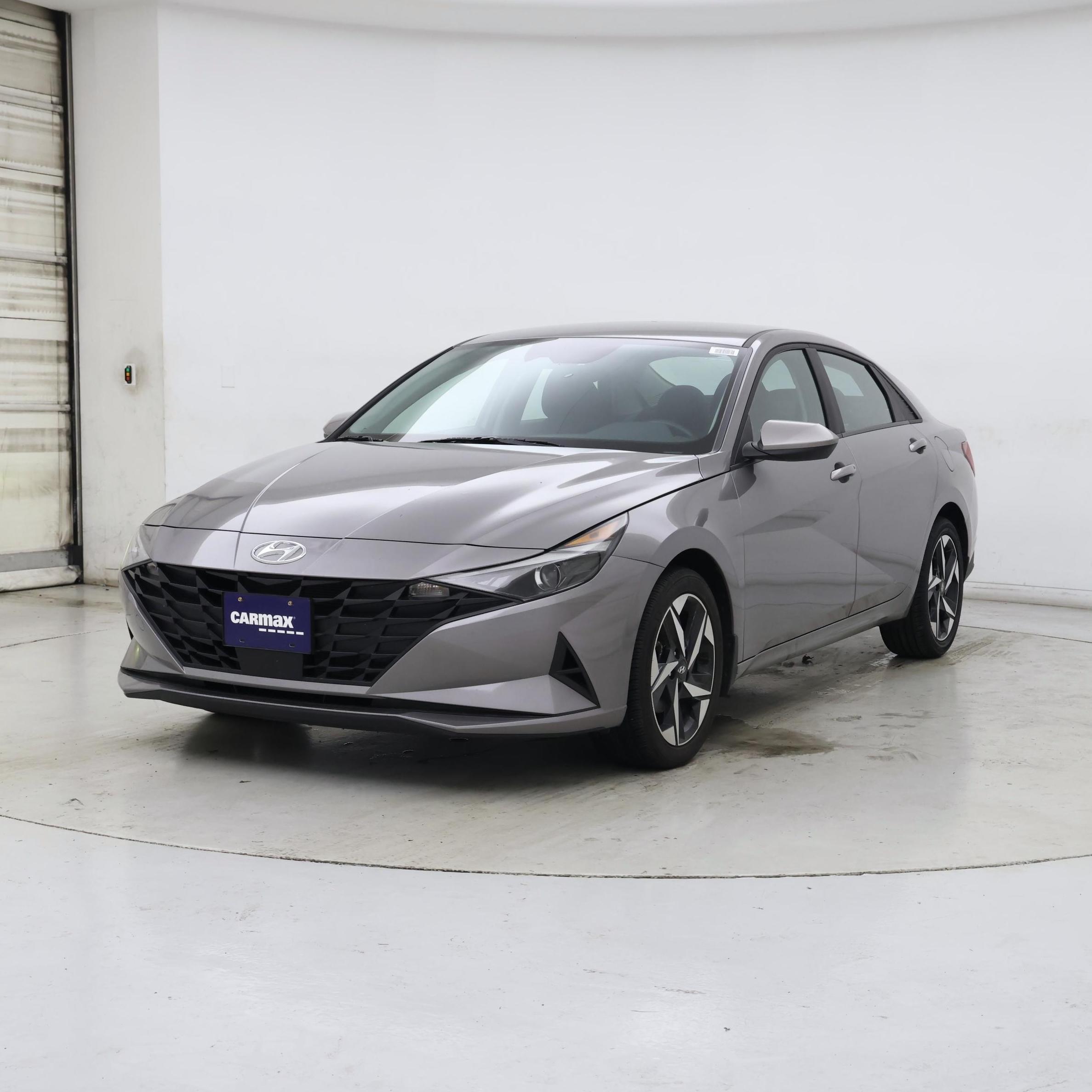 Thumbnail: 2023 Hyundai Elantra - 4