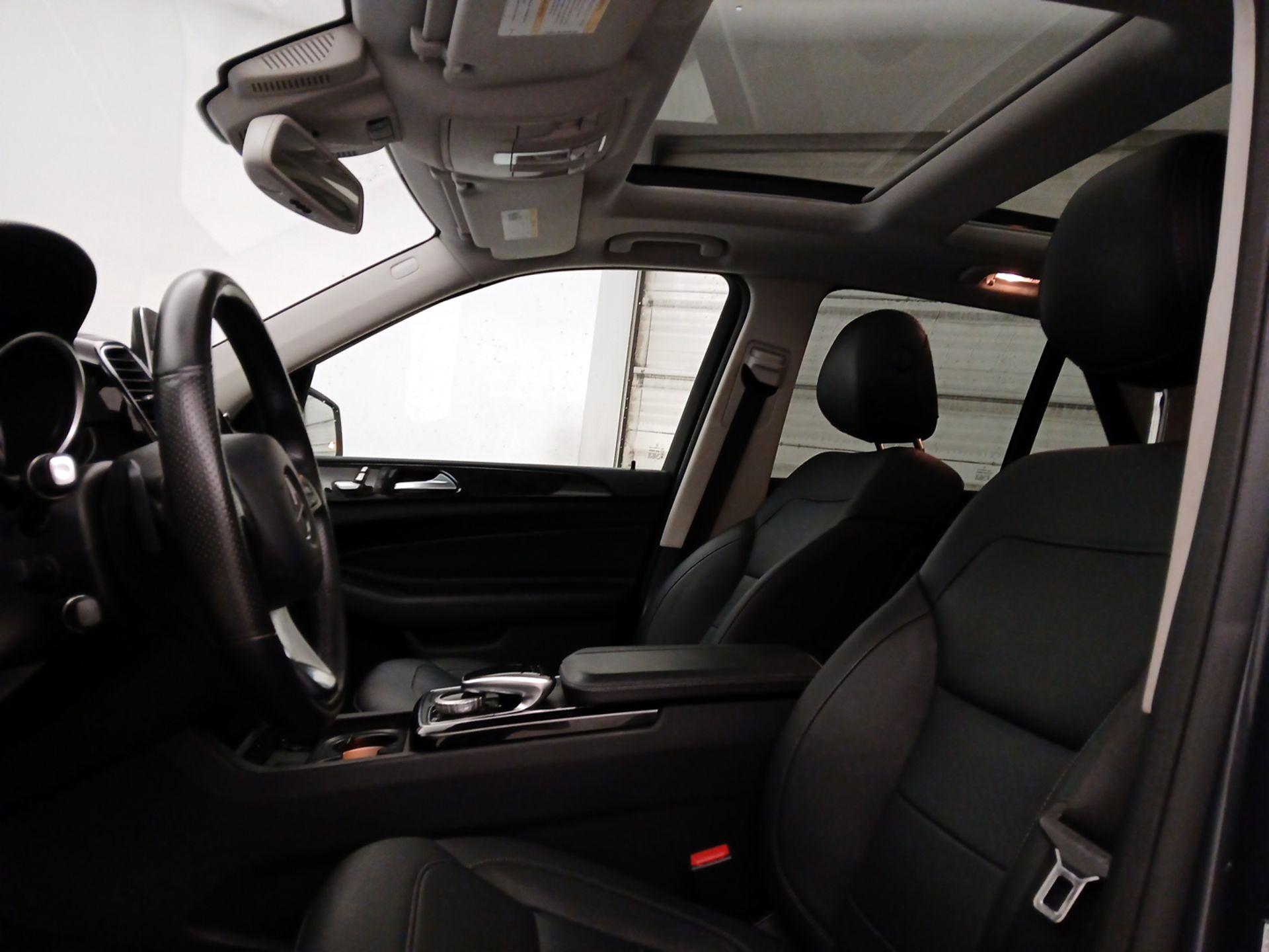 Thumbnail: 2016 Mercedes-Benz GLE - 20