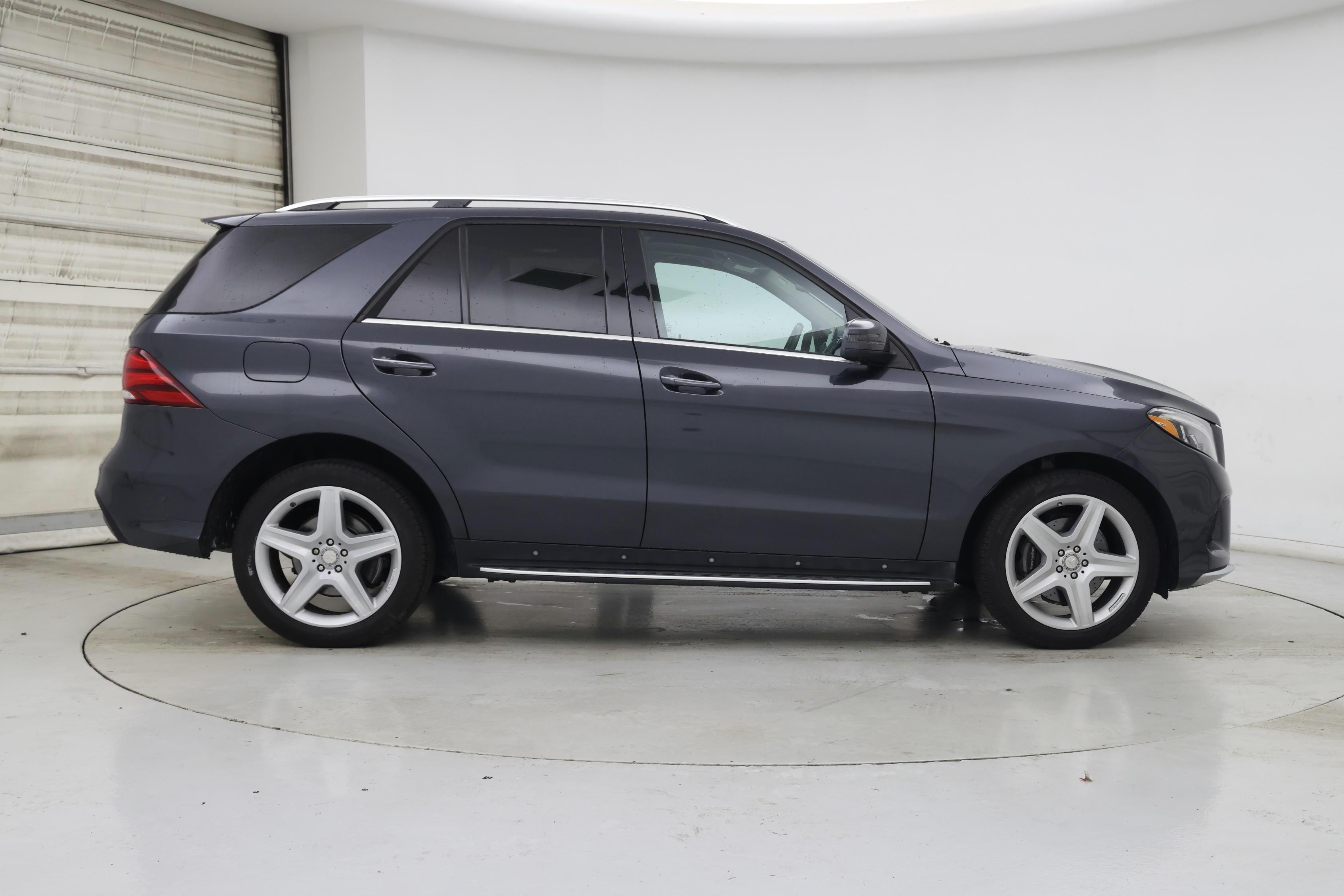 Thumbnail: 2016 Mercedes-Benz GLE - 7